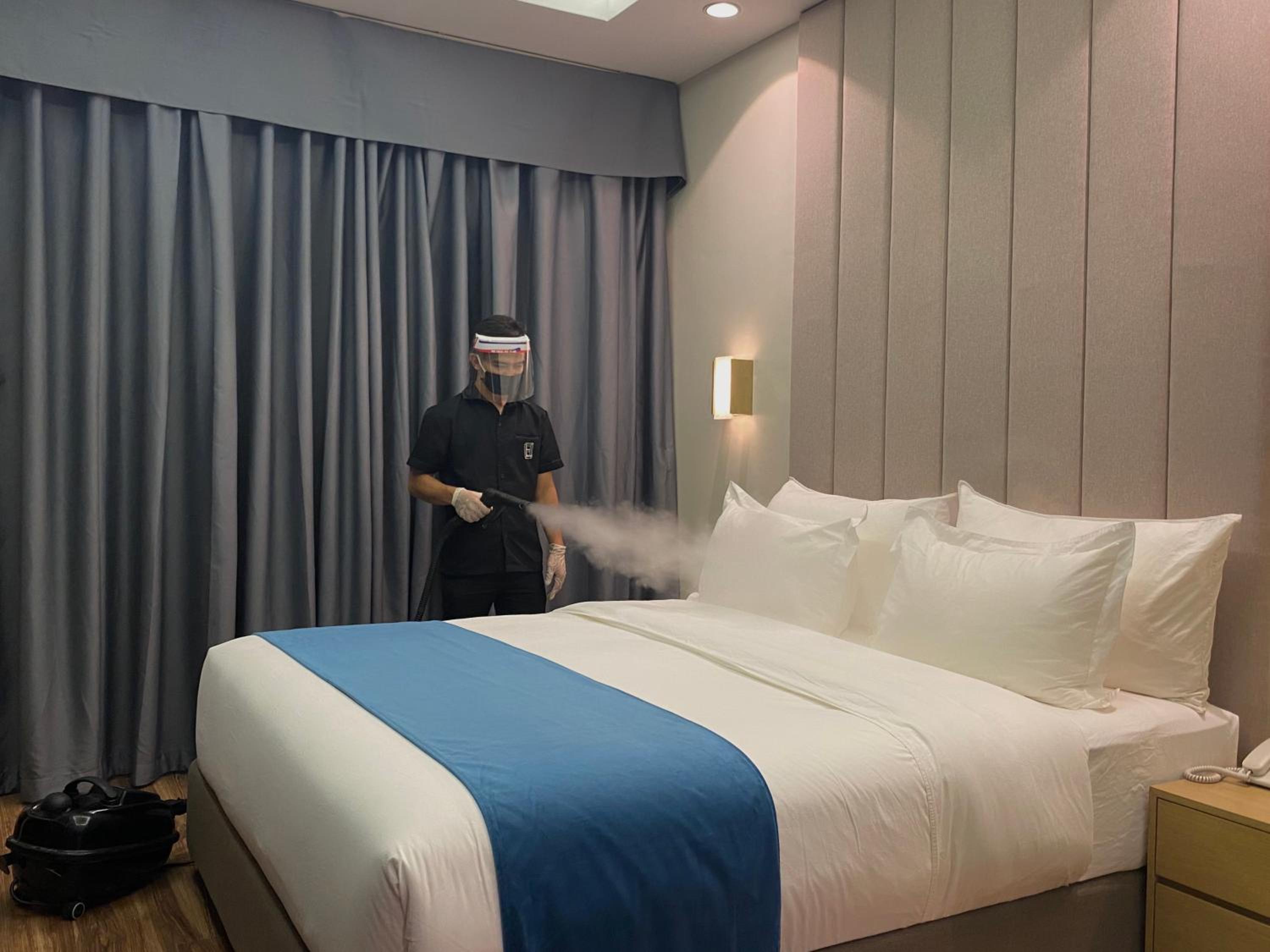 Deluxe King Room - Photo 6
