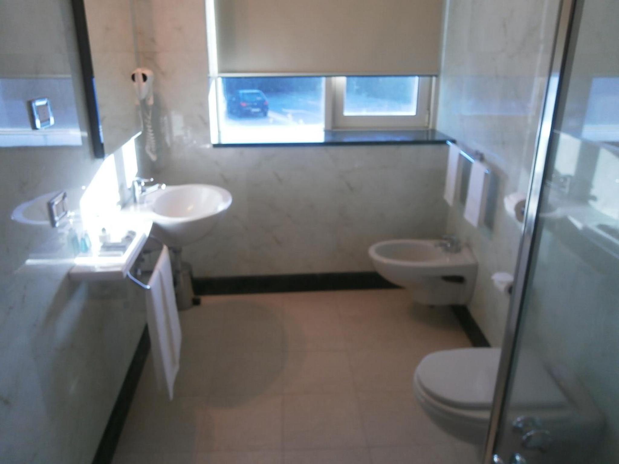Double Room - Photo 5