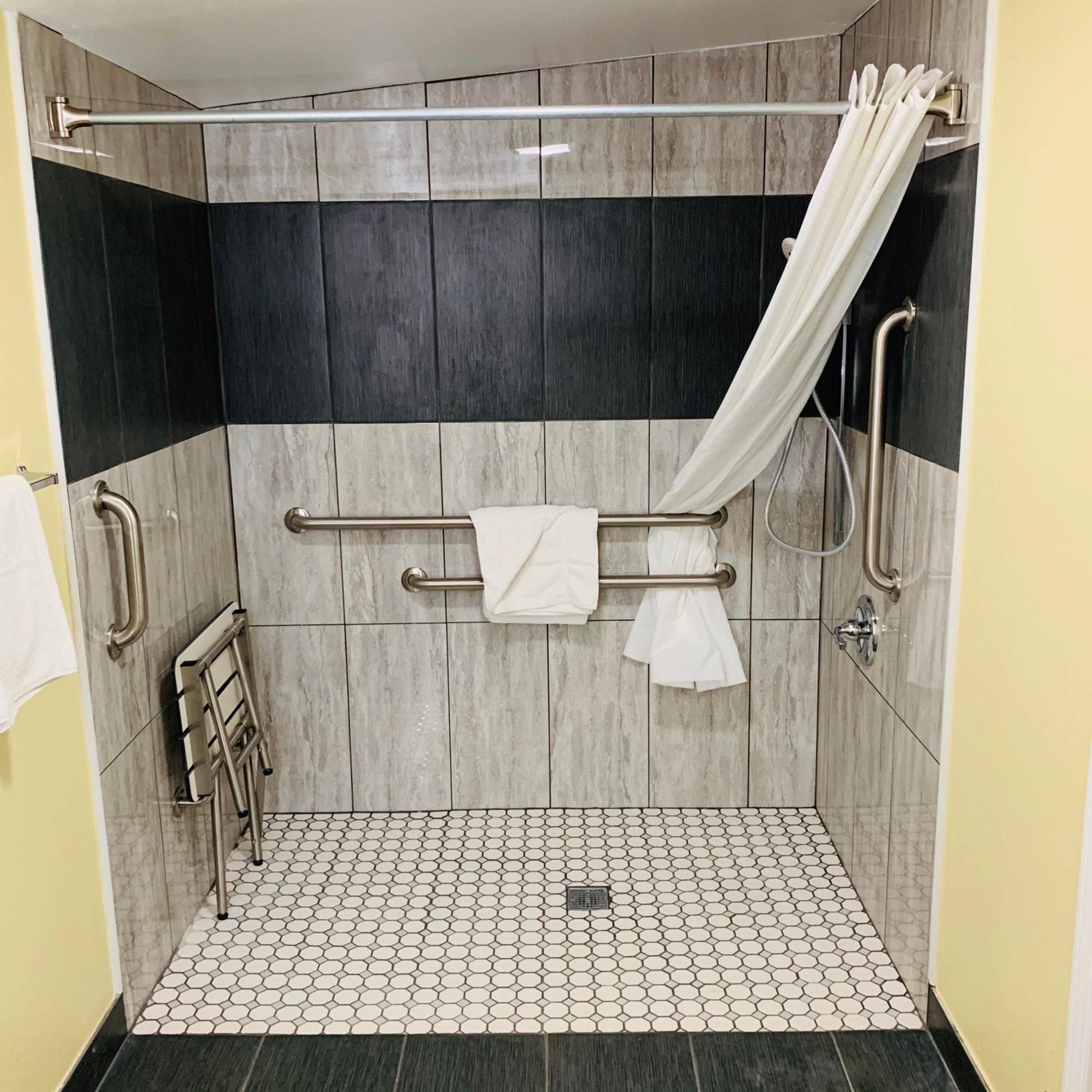 King Room - Disability Access - Photo 5