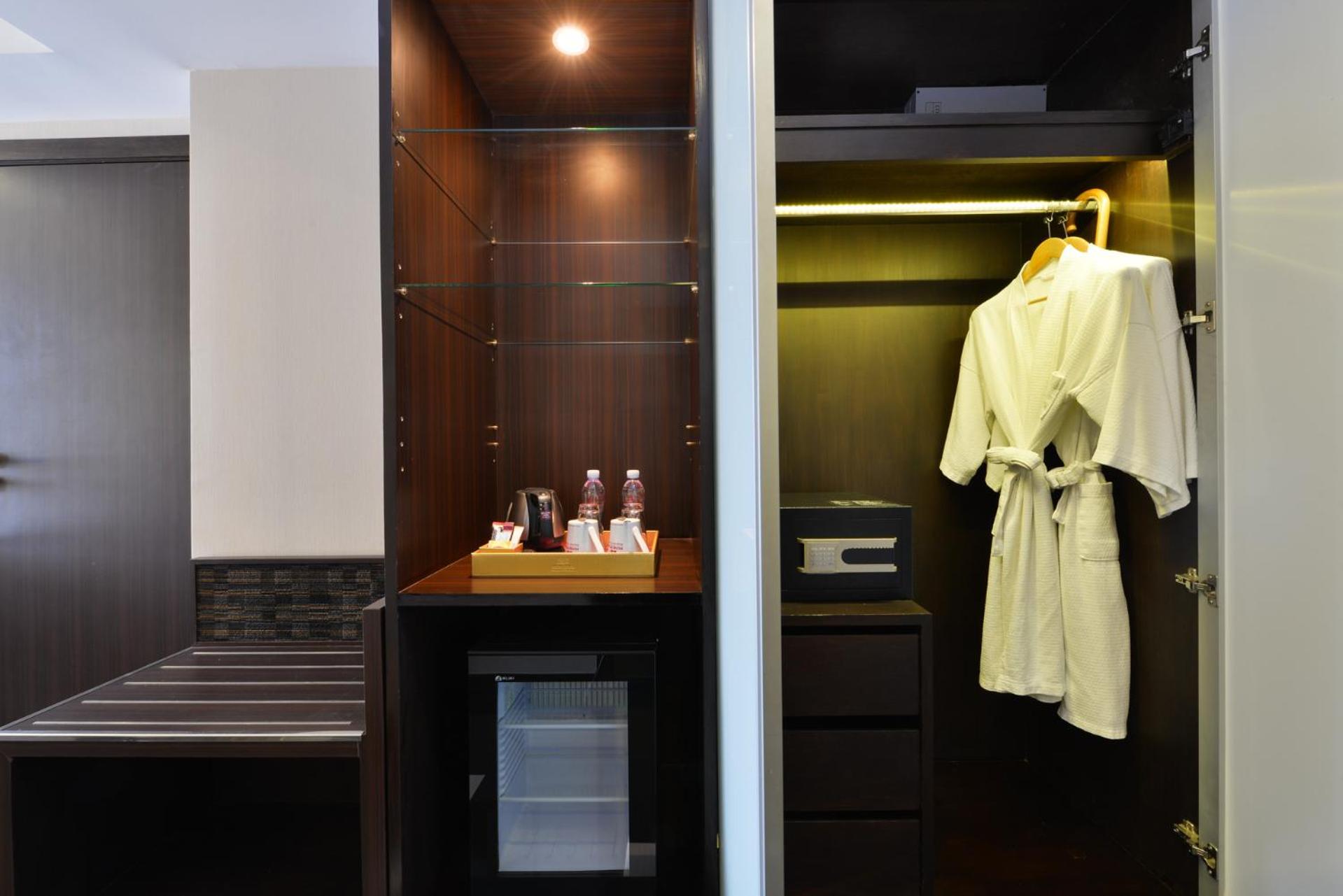 Deluxe Triple Room photo 2