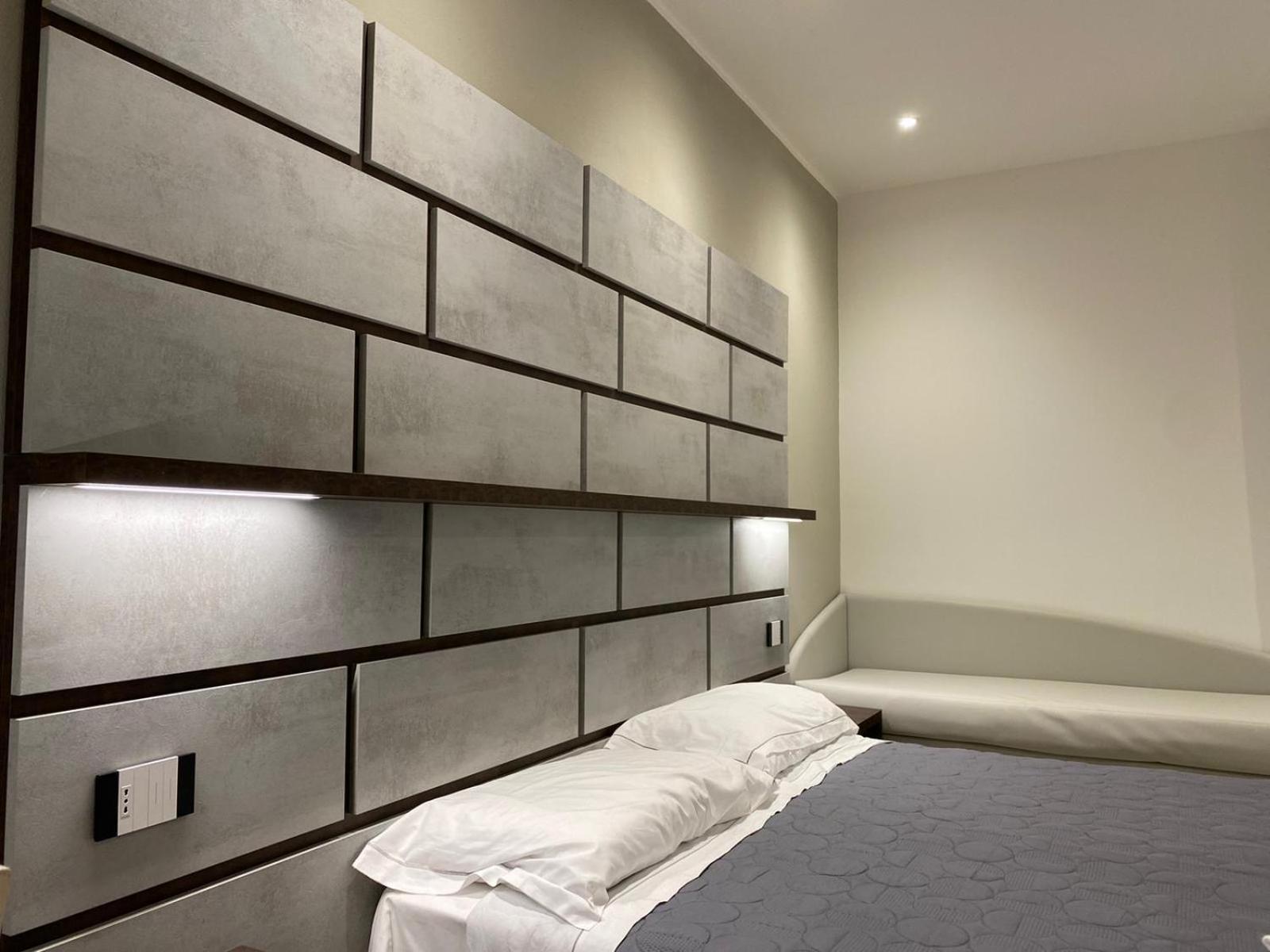 Quadruple Room with Private Bathroom - Photo 14