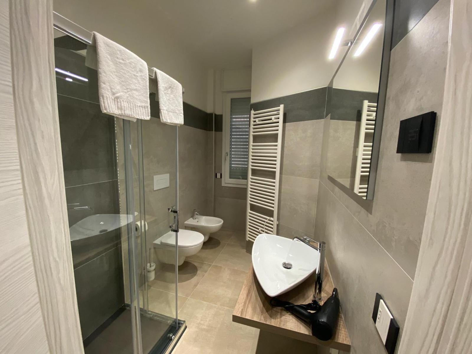 Quadruple Room with Private Bathroom - Photo 4