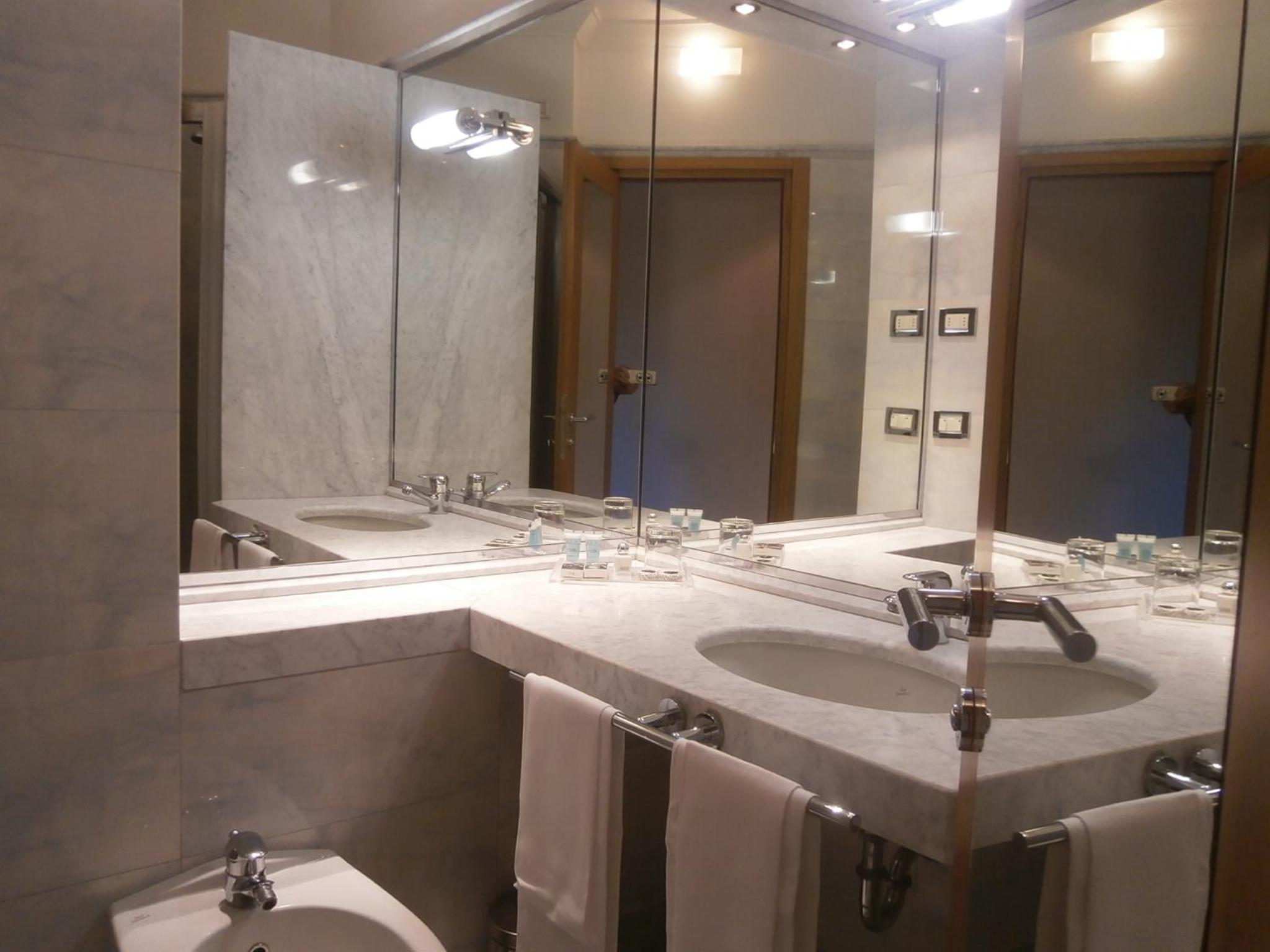 Double Room - Photo 6