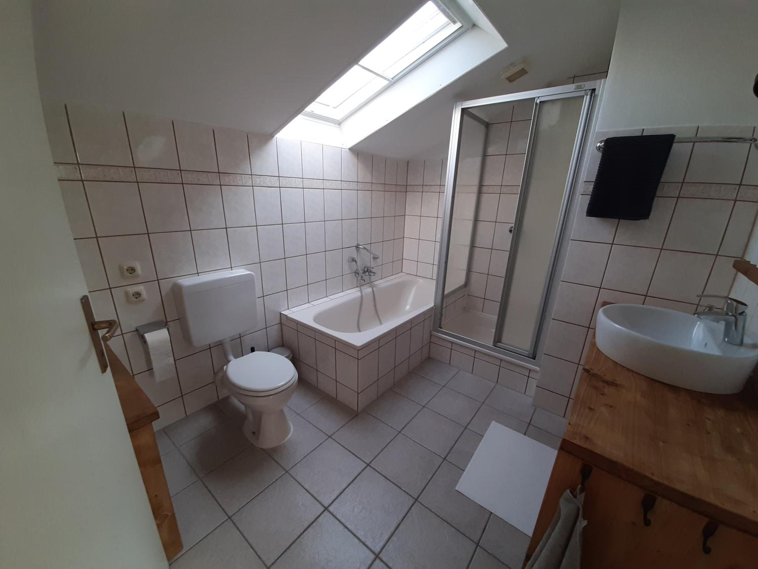 Two-Bedroom House - Photo 11