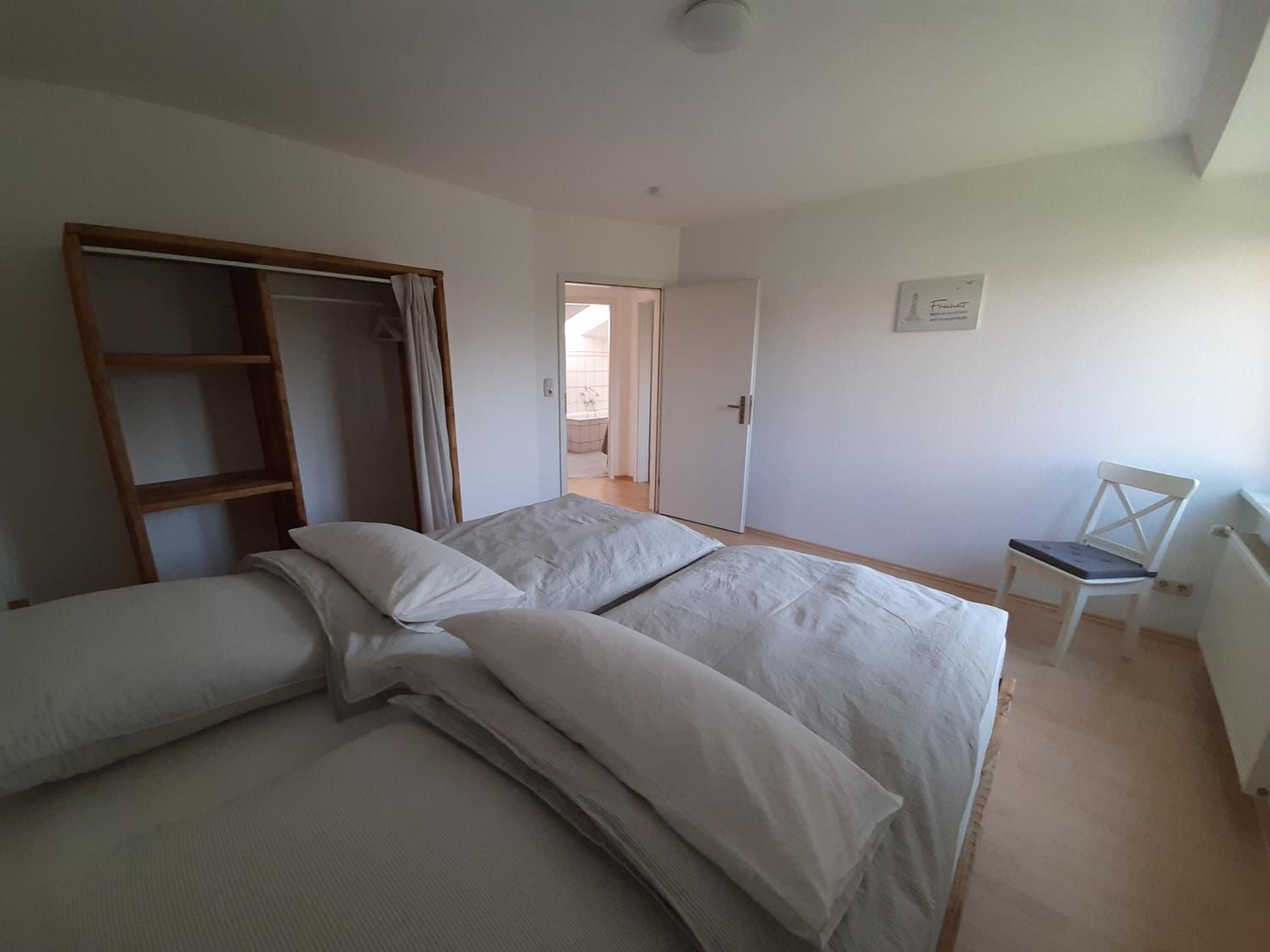 Two-Bedroom House - Photo 8