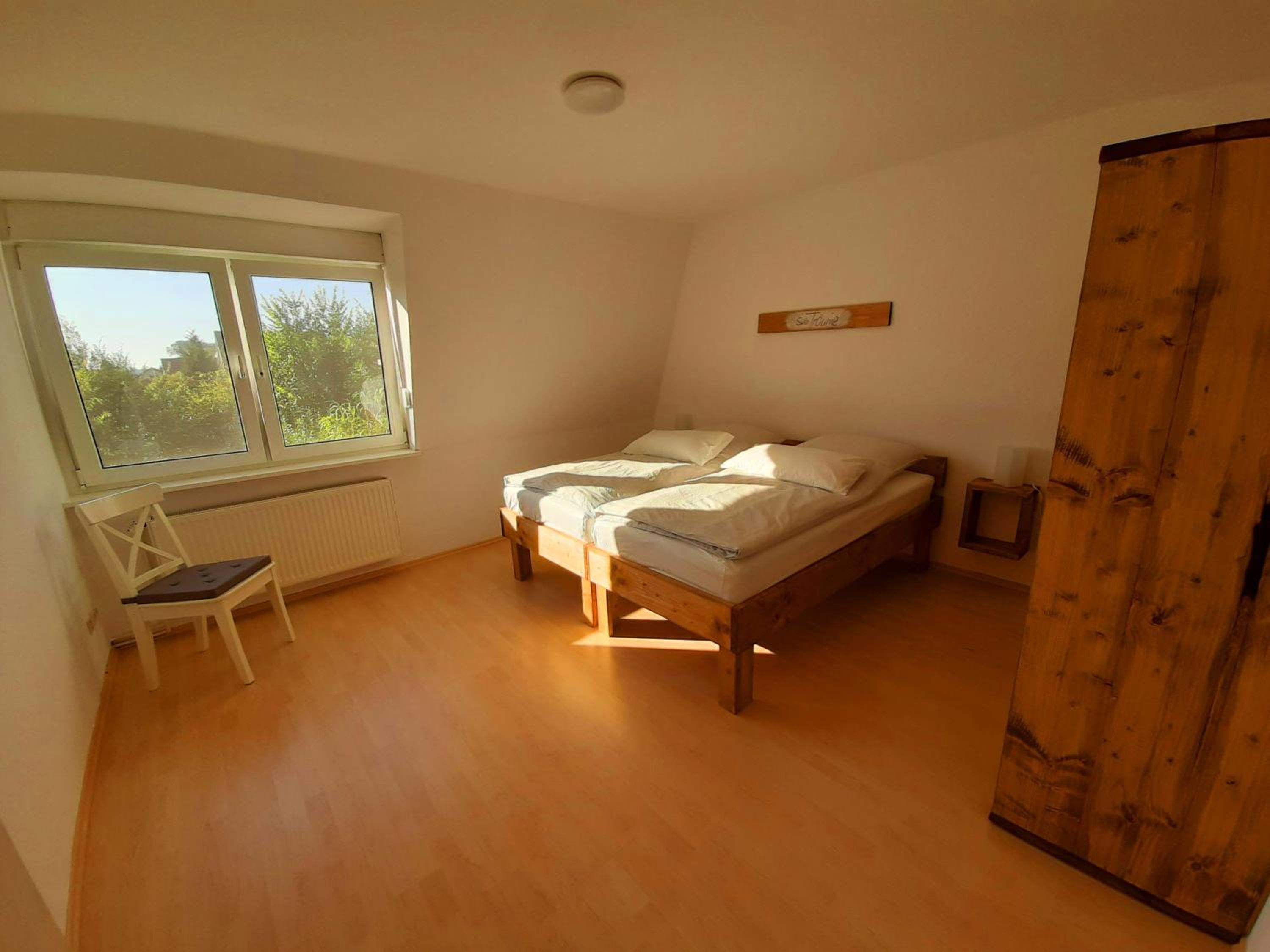 Two-Bedroom House - Photo 2
