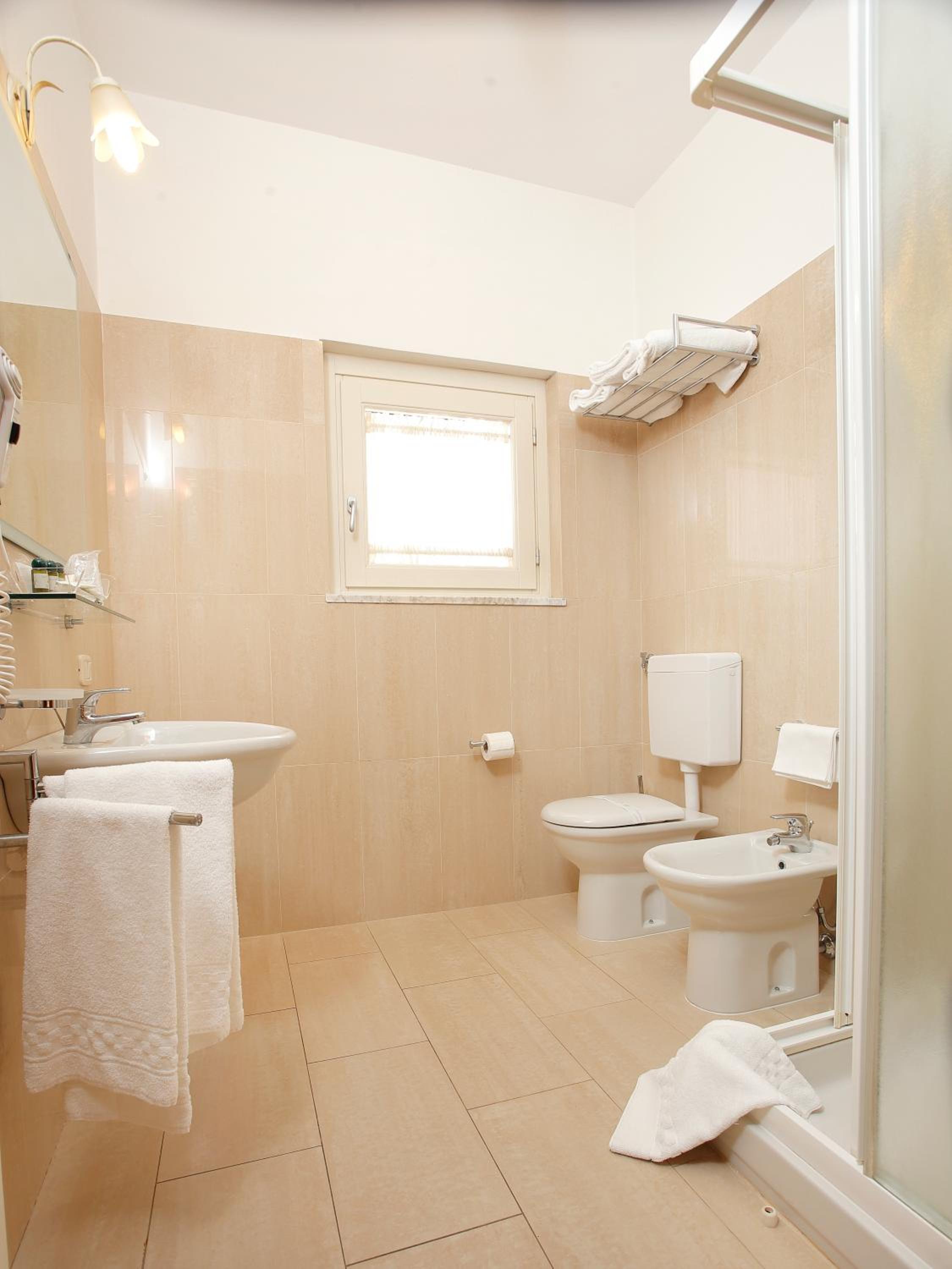 Triple Room - Photo 5