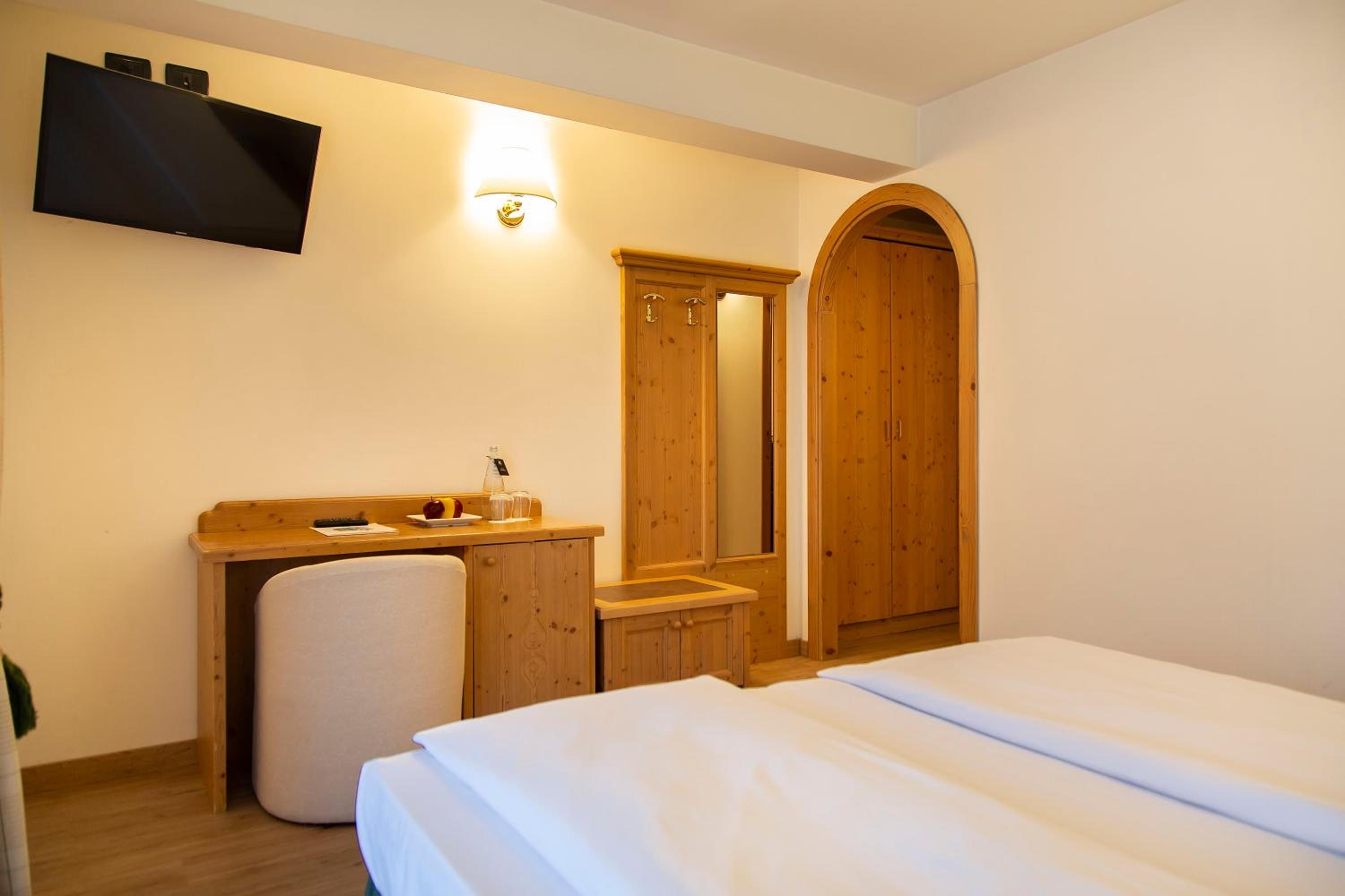 Superior Double or Twin Room photo 2