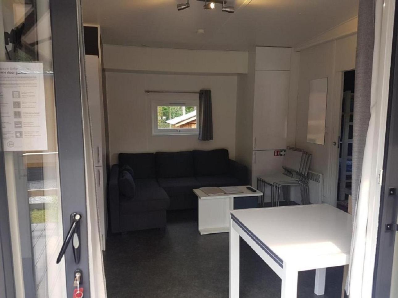 Mobile Home photo 2