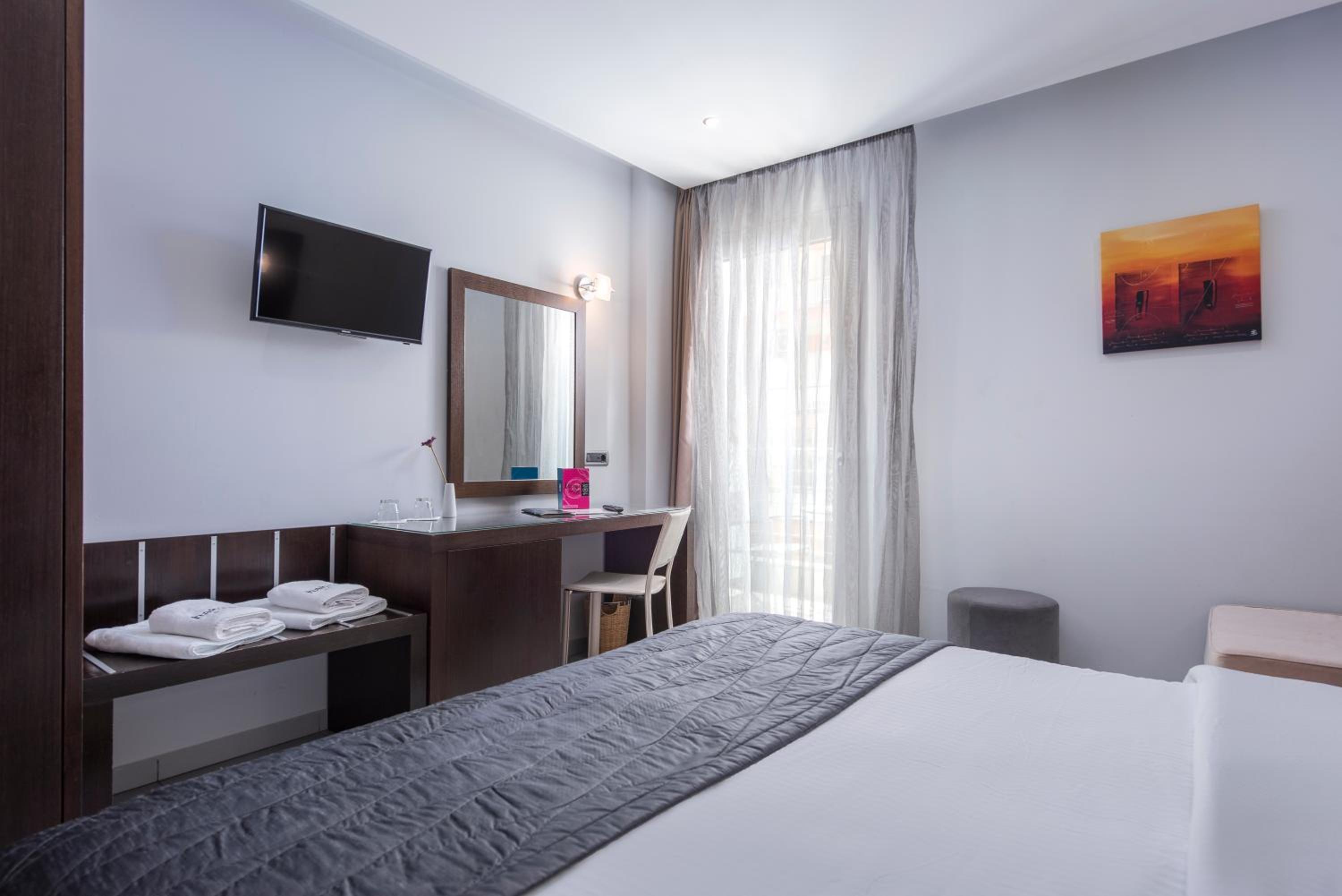Standard Double Room - Photo 3