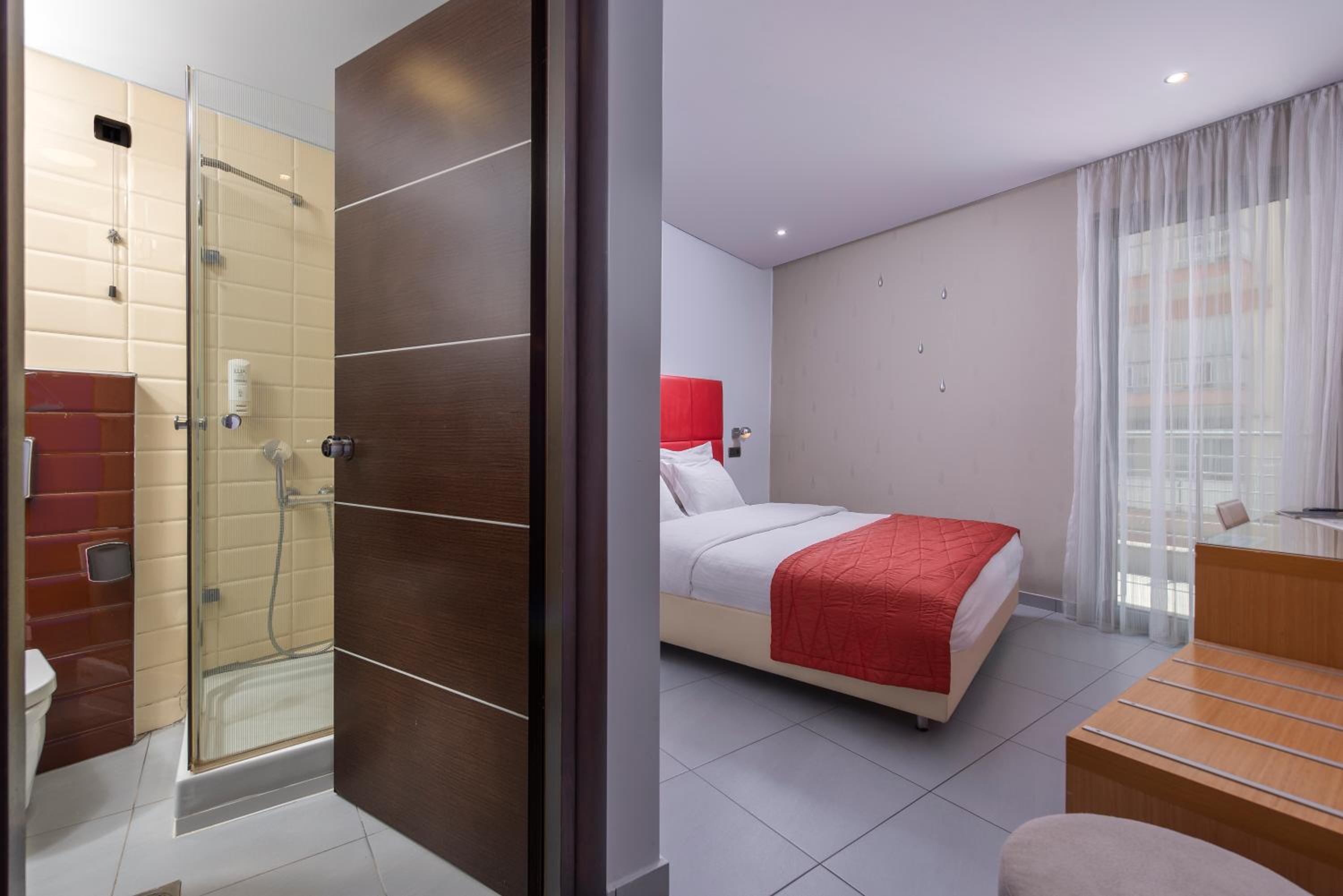 Standard Double Room - Photo 2