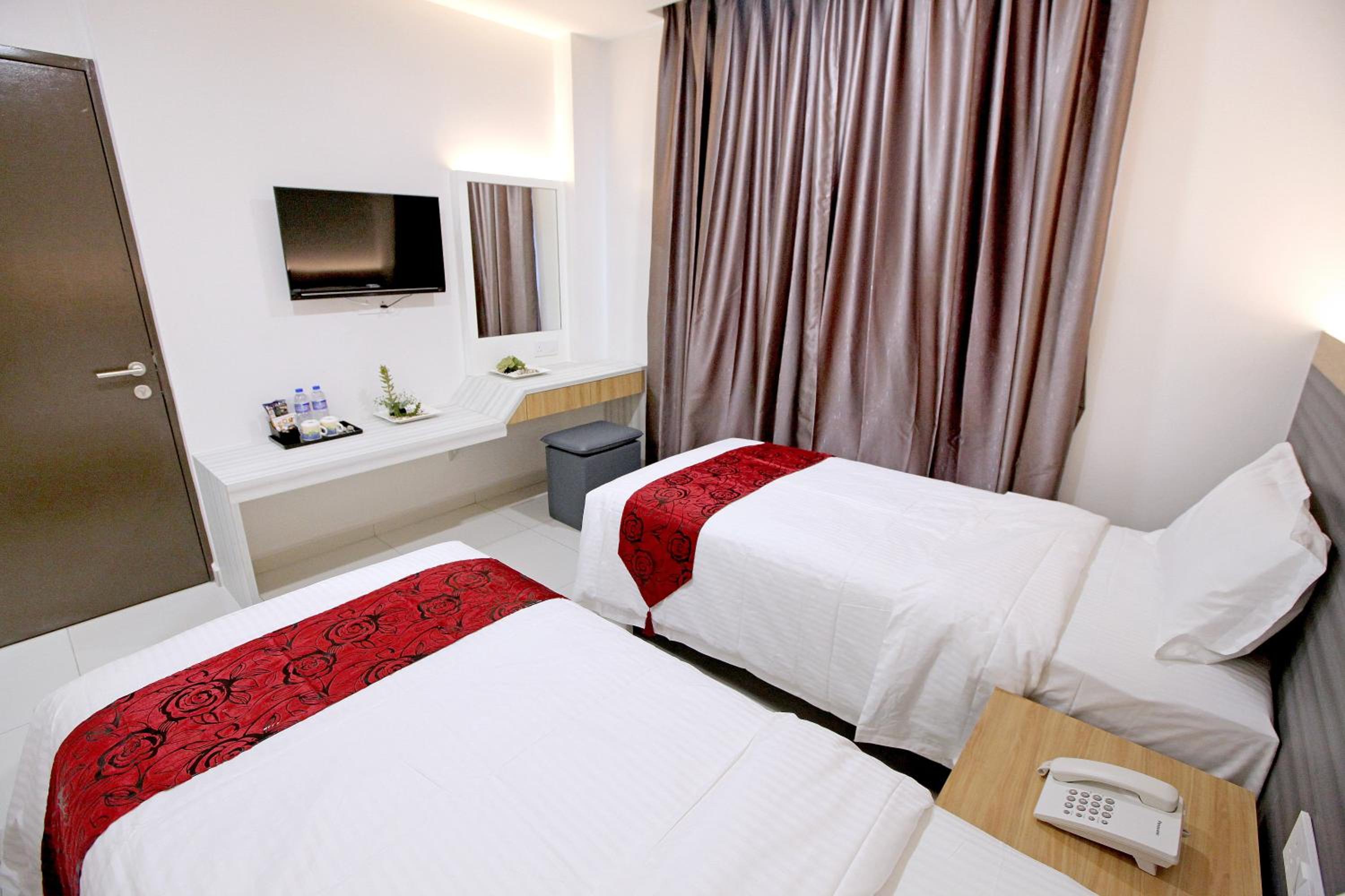 Deluxe Twin Room - Photo 3