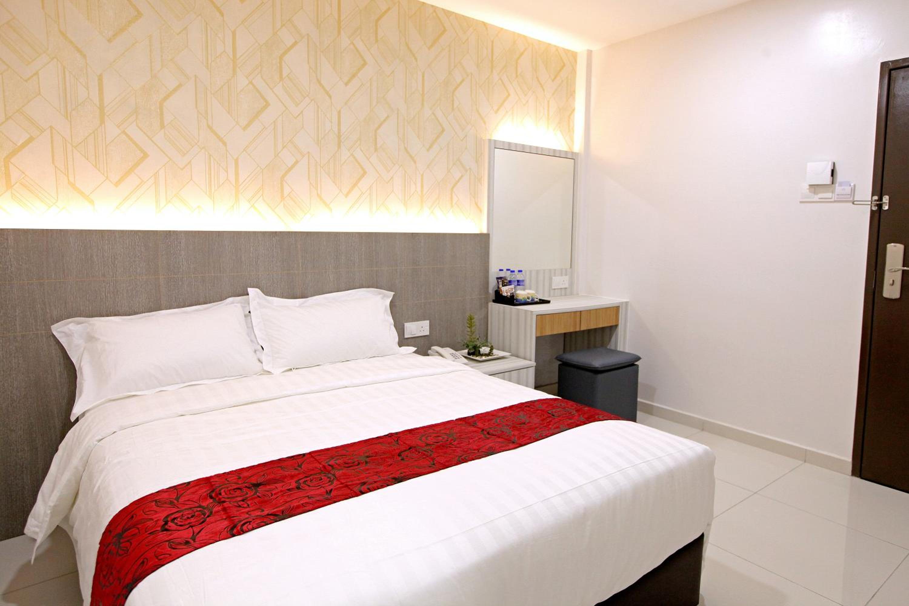Standard Double Room - Photo 4