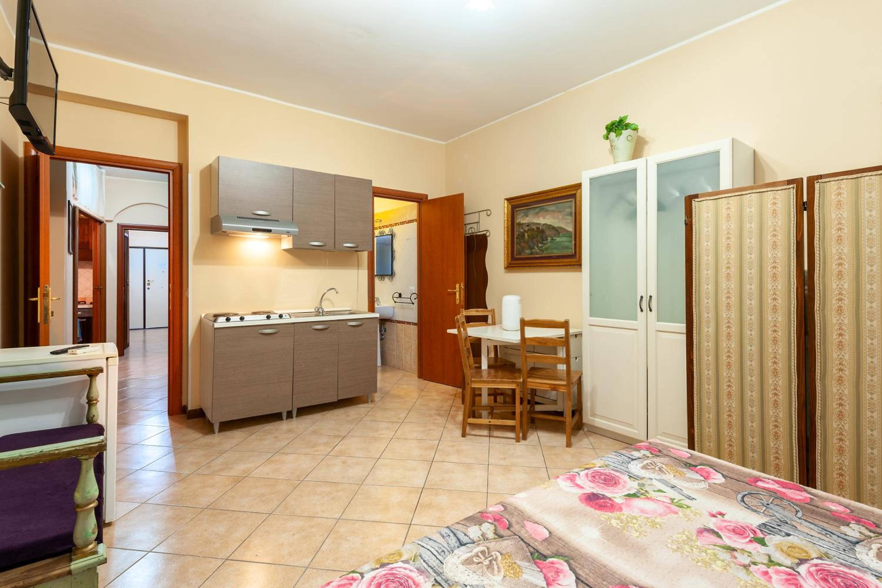 Quadruple Room with Private Bathroom