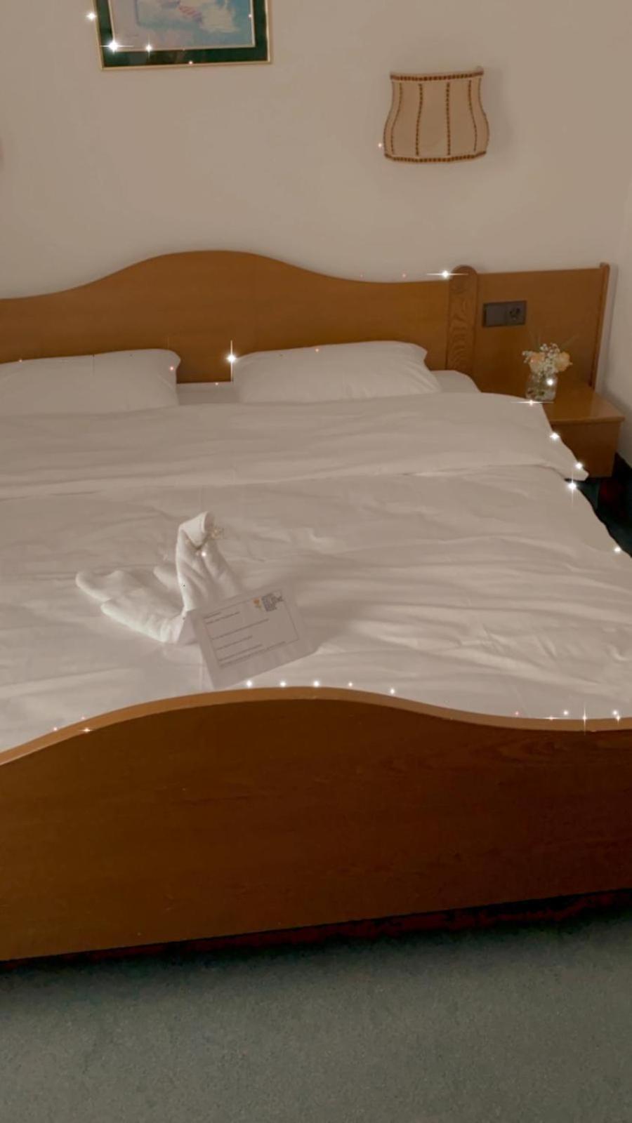 Double Room with Private Bathroom - Photo 11