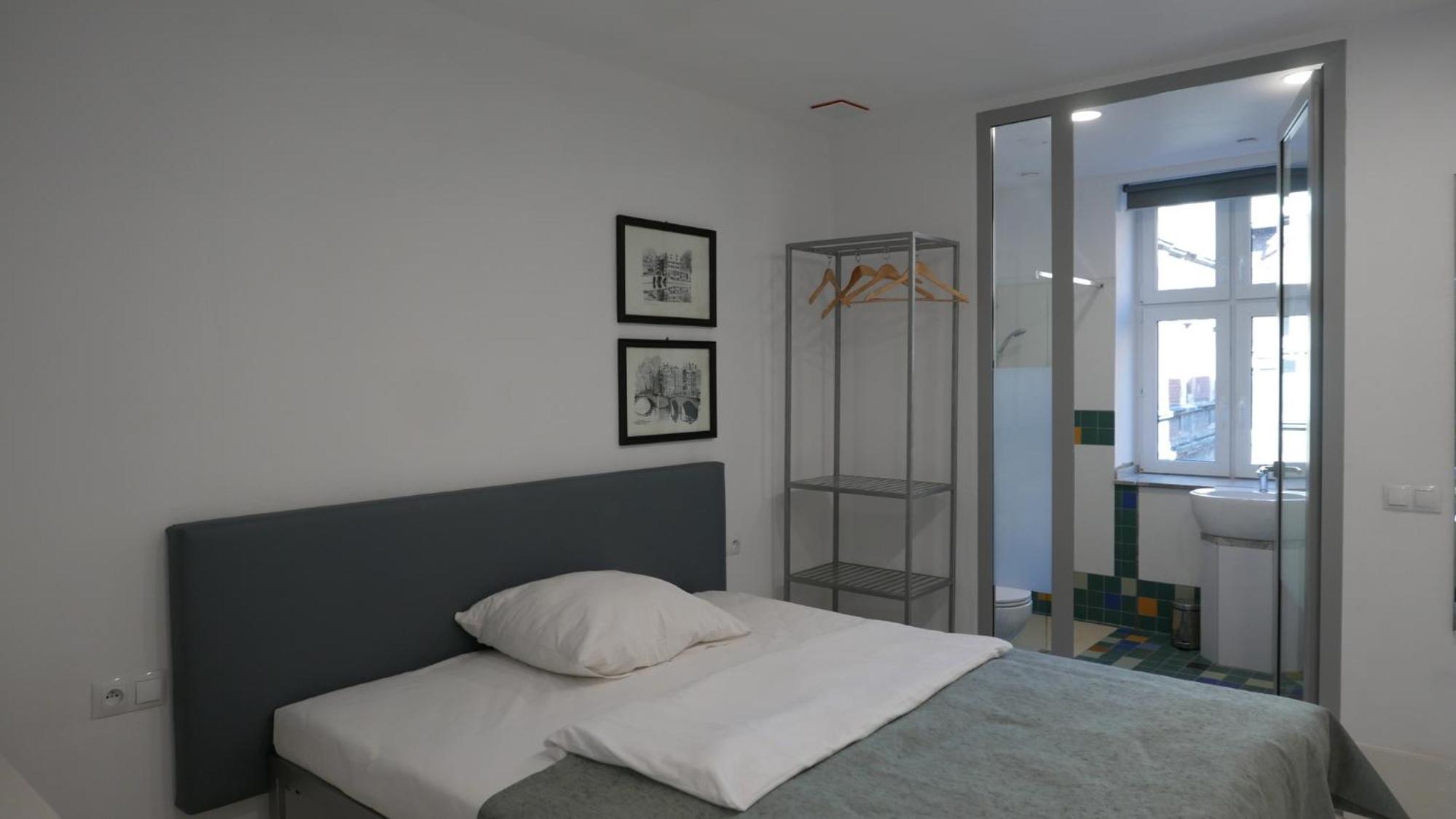 One-Bedroom Apartment photo 2