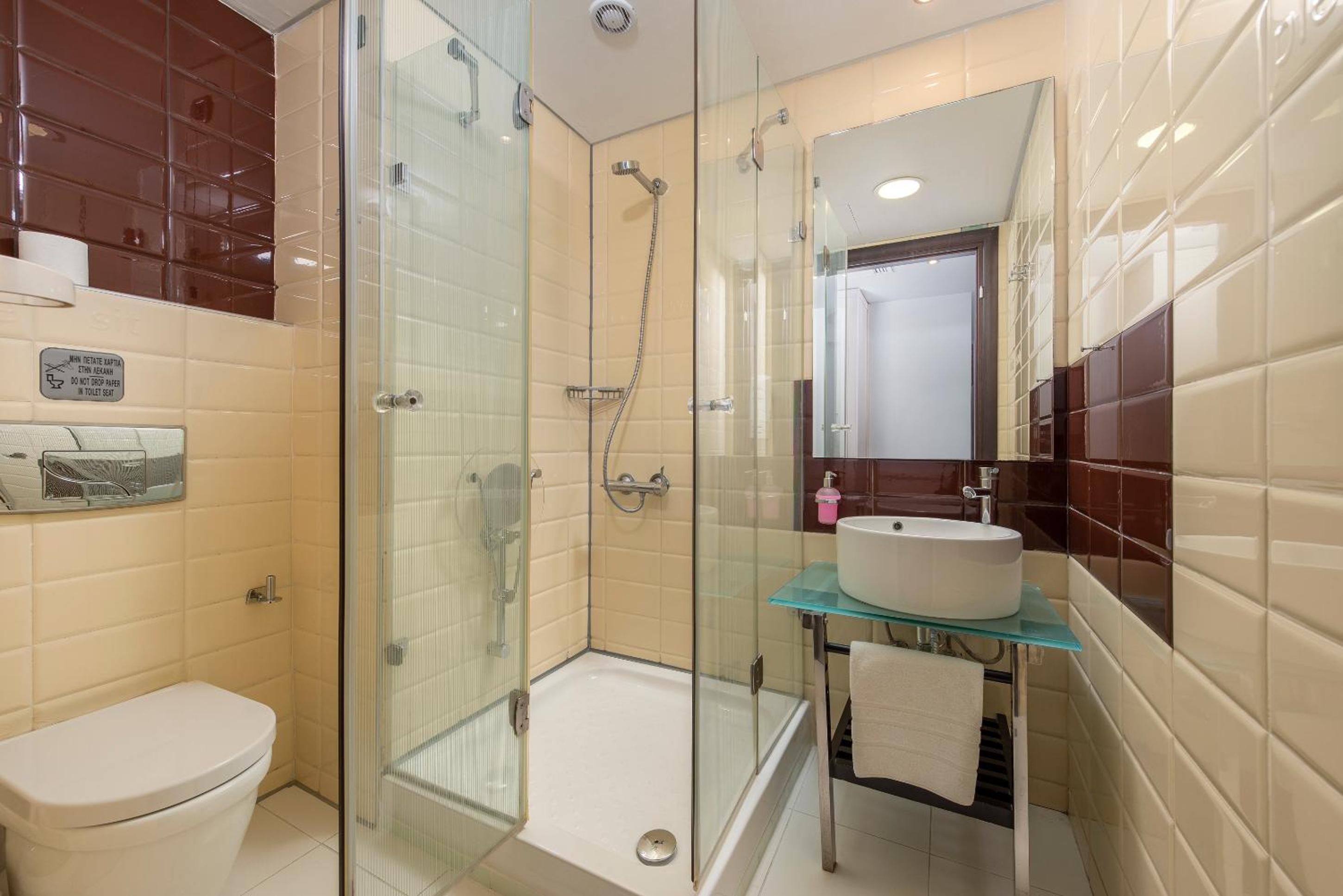 Standard Double Room - Photo 4