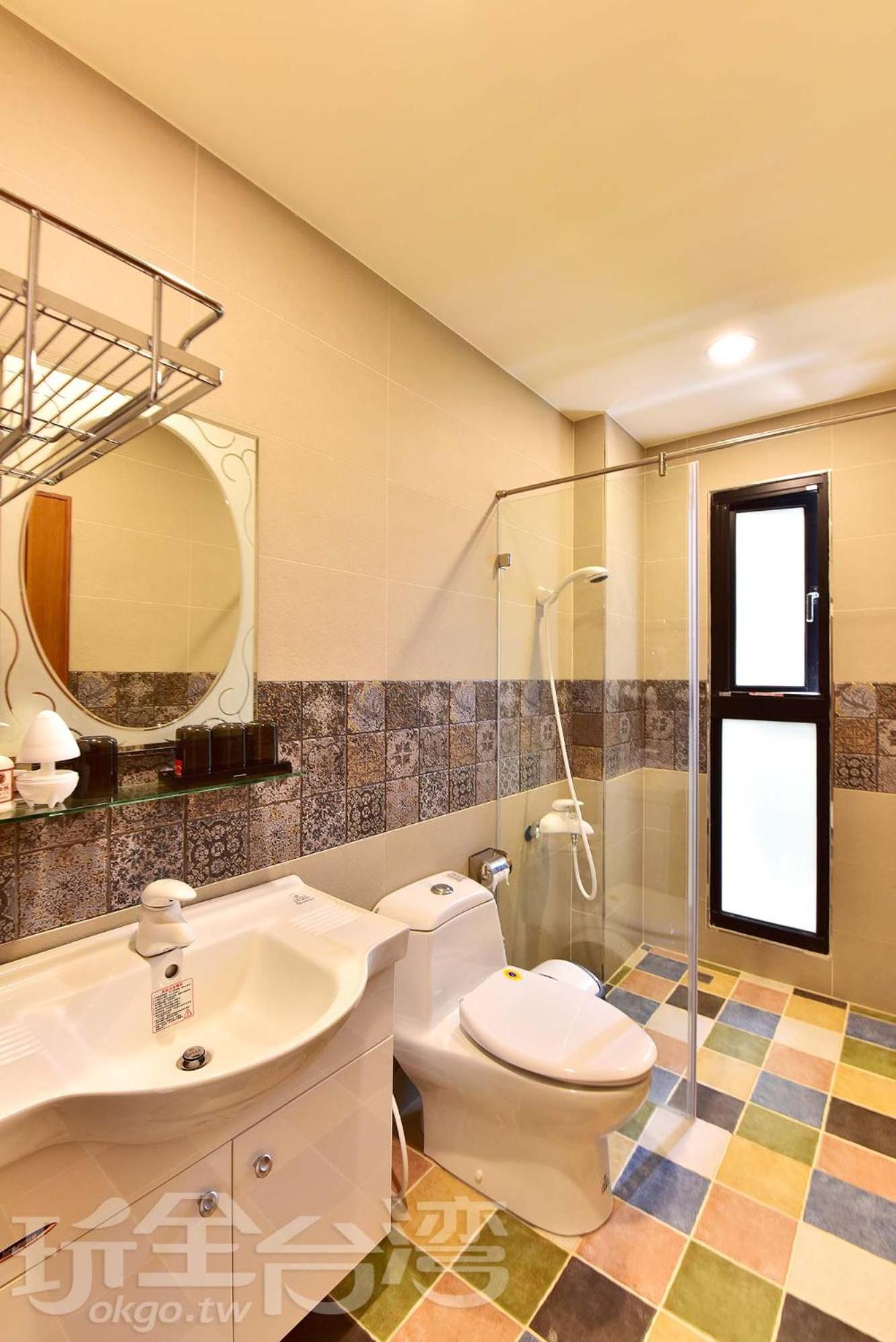 Quadruple Room with Private Bathroom photo 1