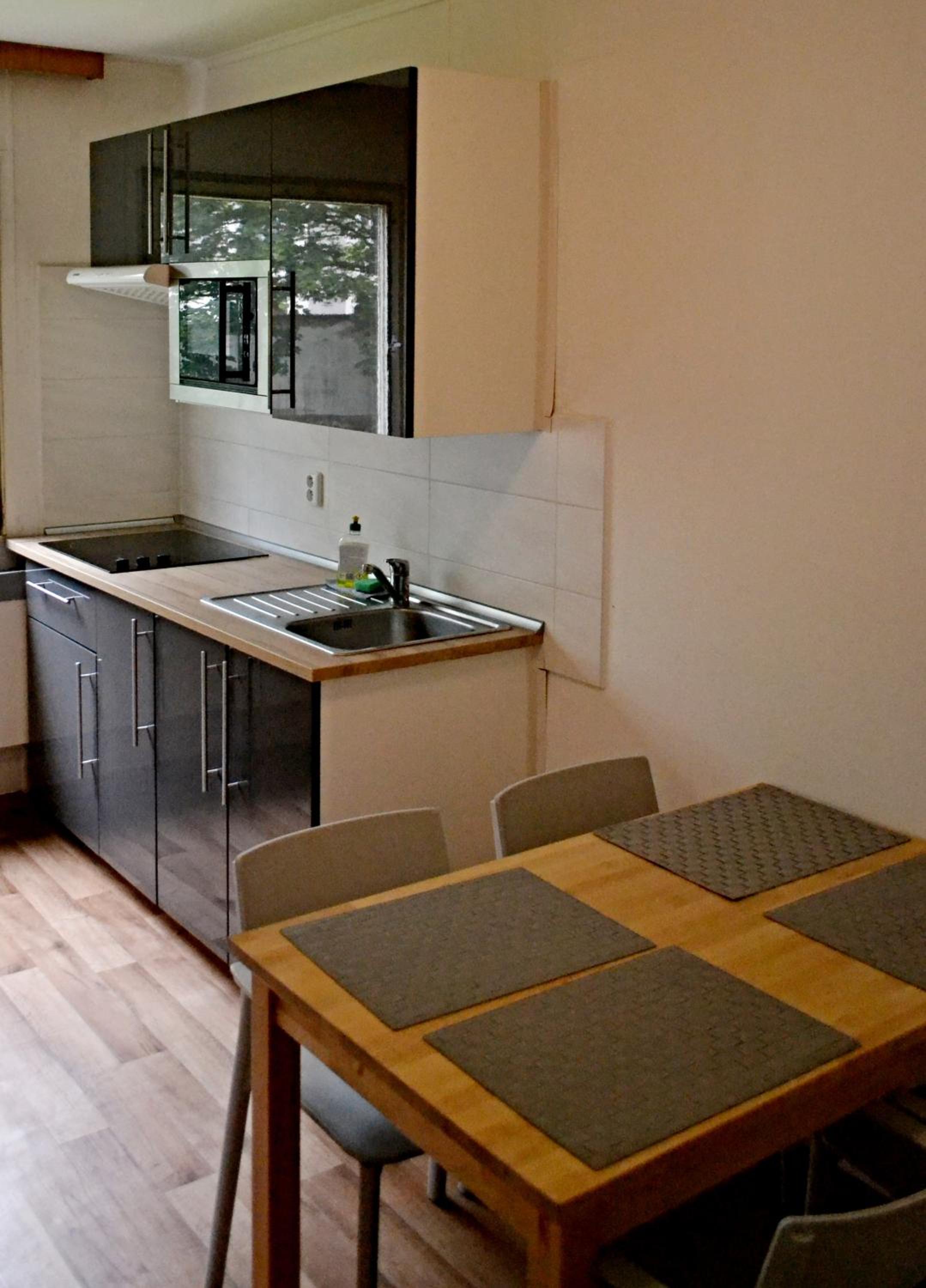 Single Room with Private Bathroom photo 2