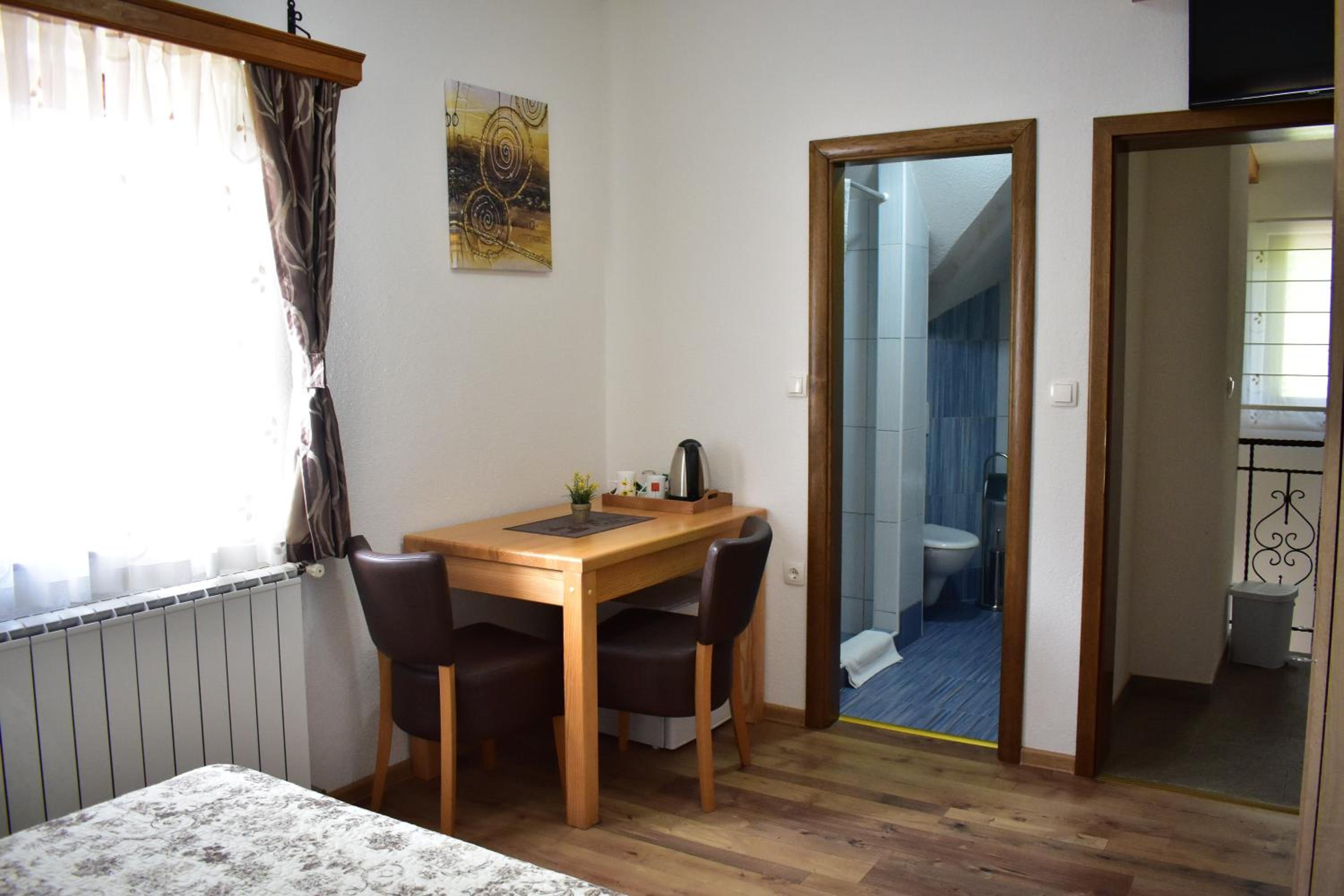 Double Room - Photo 19