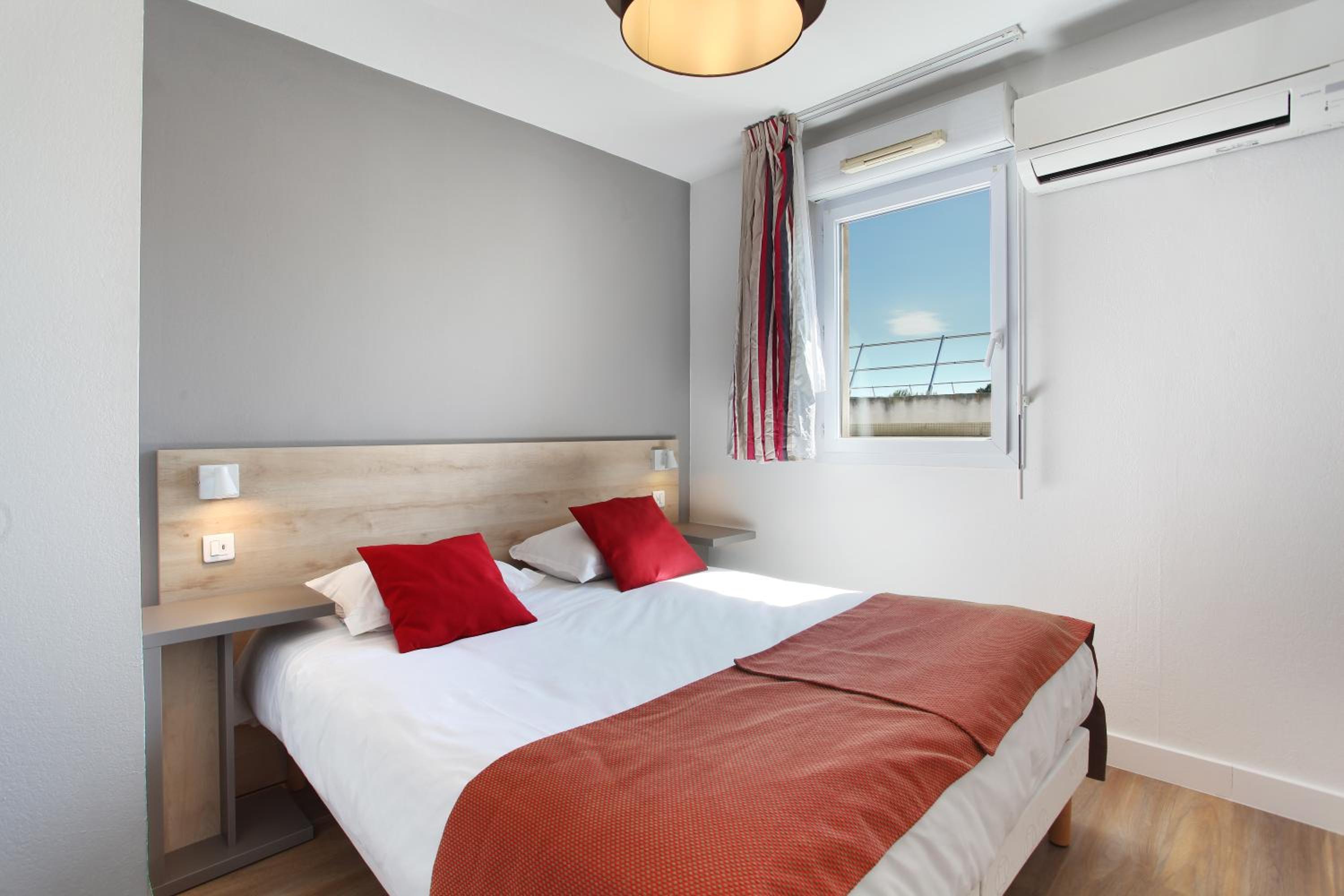 Two-Bedroom Apartment (6 Adults) - Photo 1
