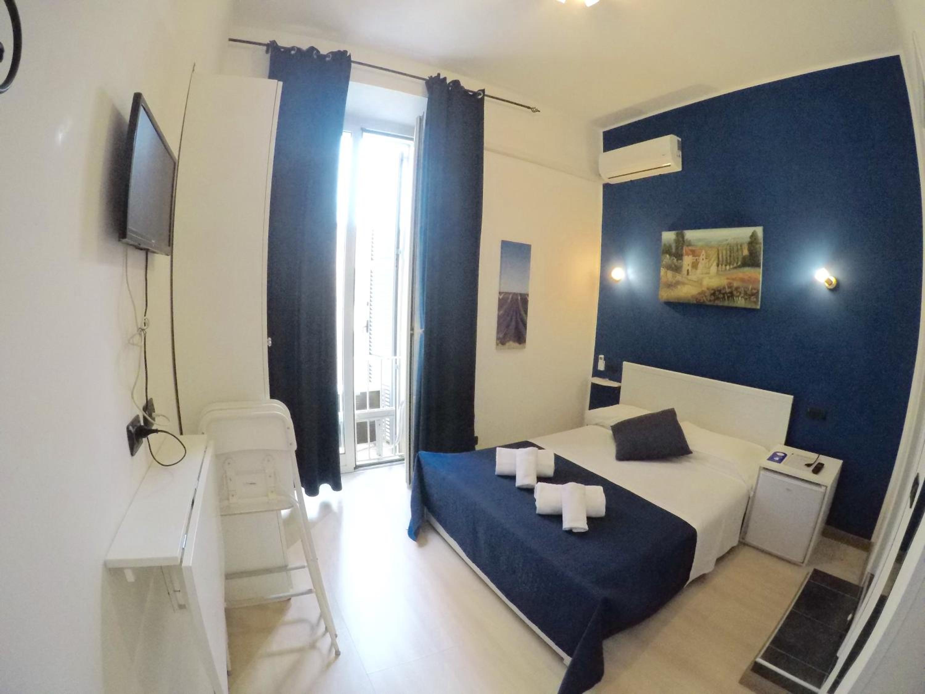 Economy Double Room photo 2