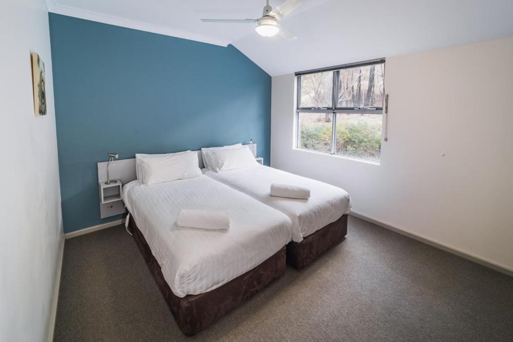 Deluxe Three-Bedroom Apartment with Spa Bath photo 3