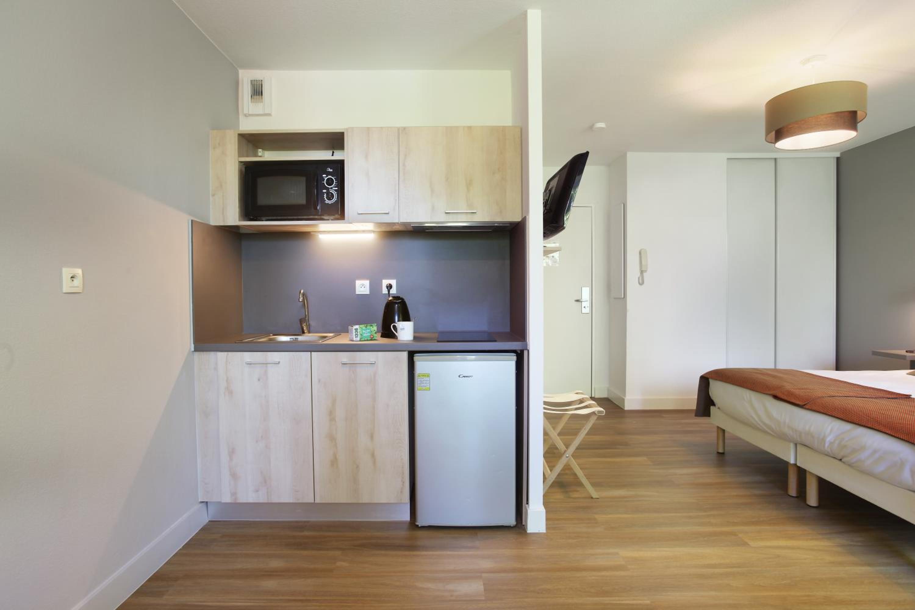 Standard Studio (2 Adults) - Photo 1