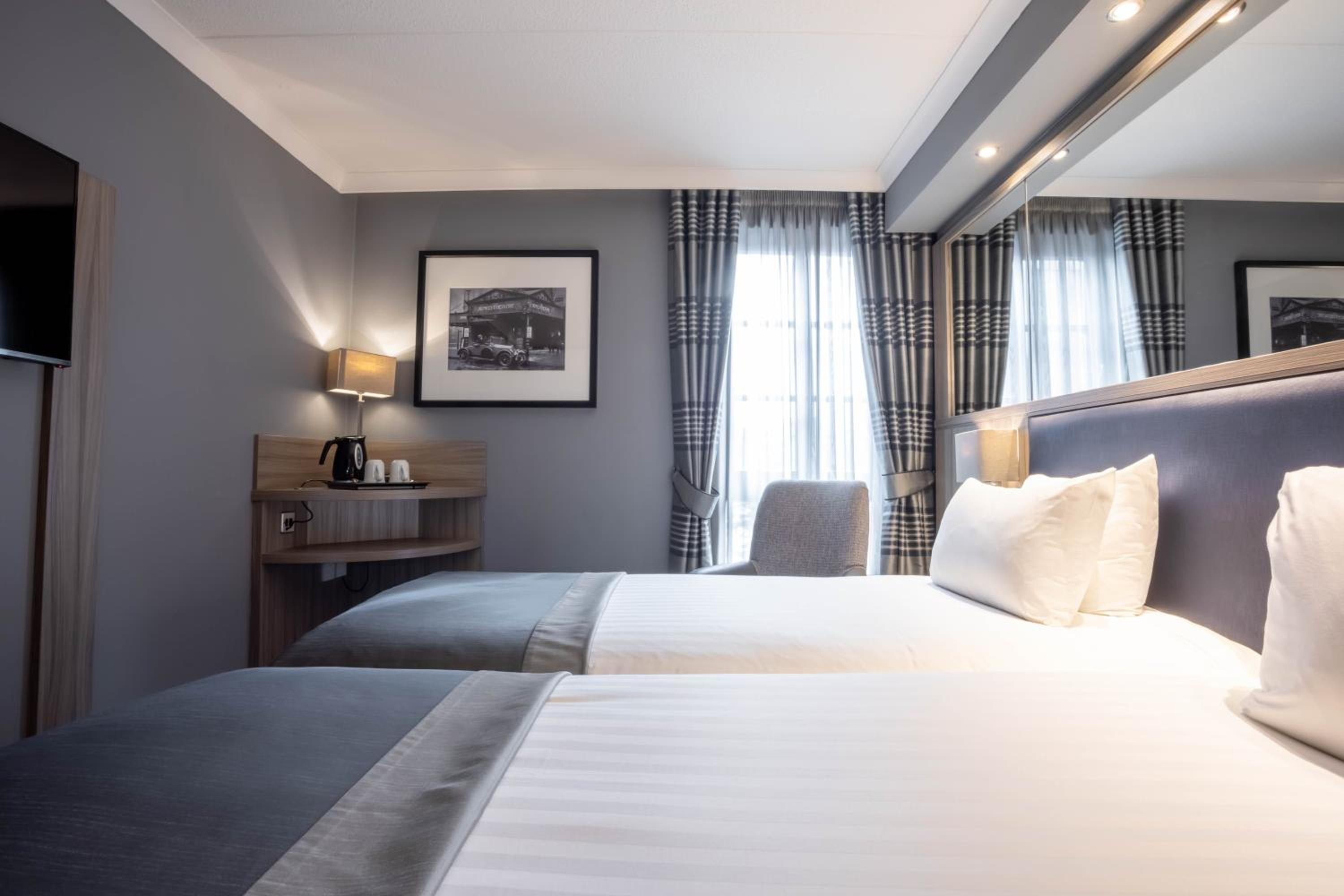 Standard Room with Two Single Beds - Photo 2