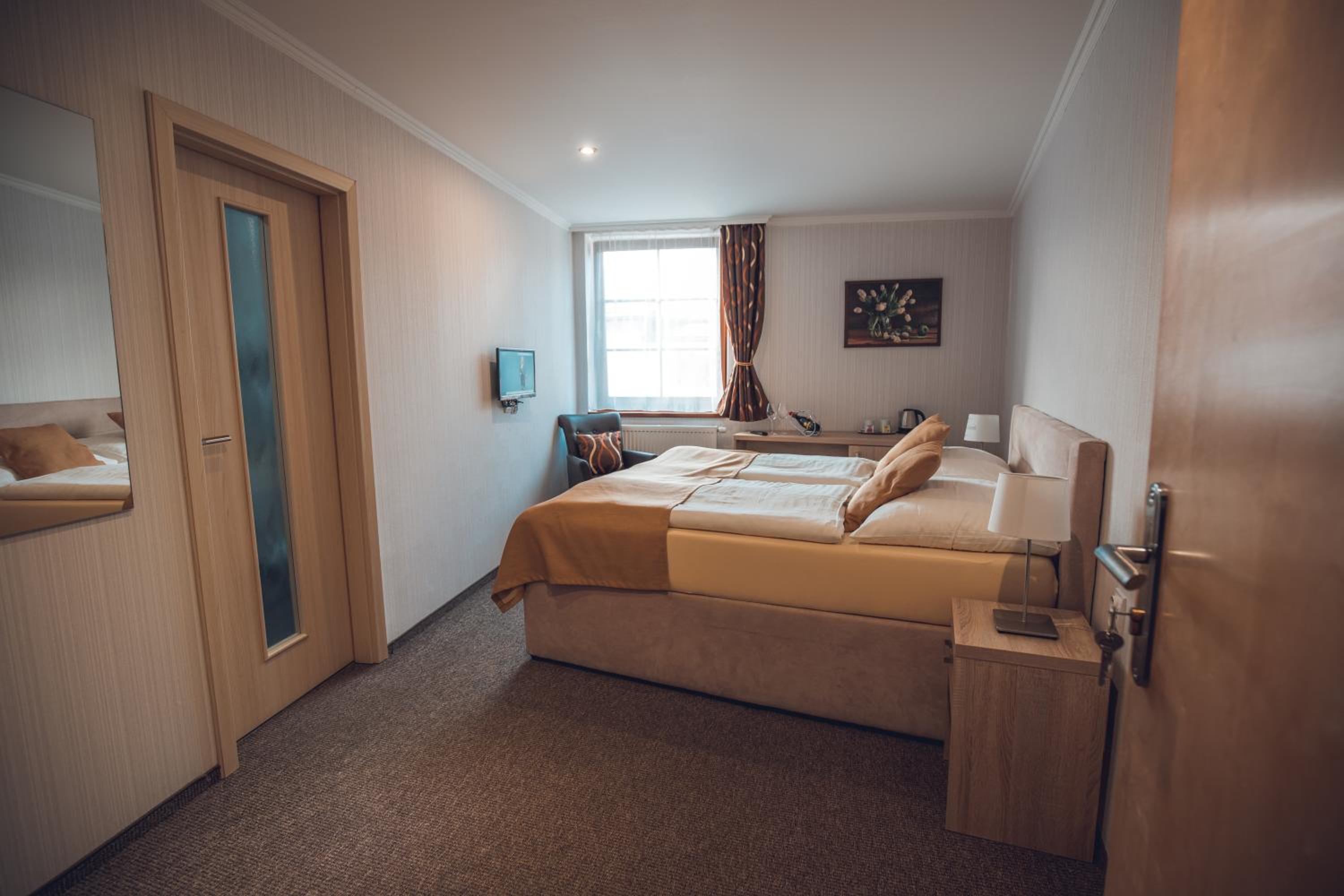 Comfort Double Room with Bath - Photo 1