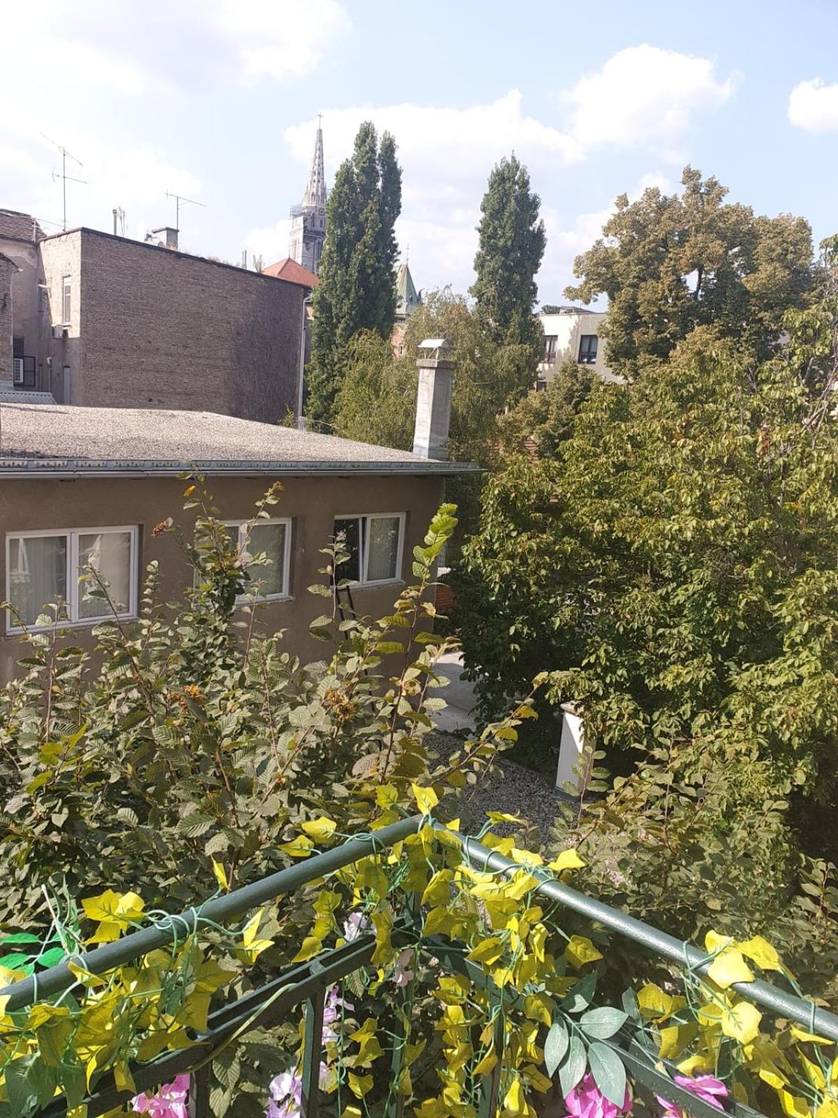 Studio with Balcony - Photo 35