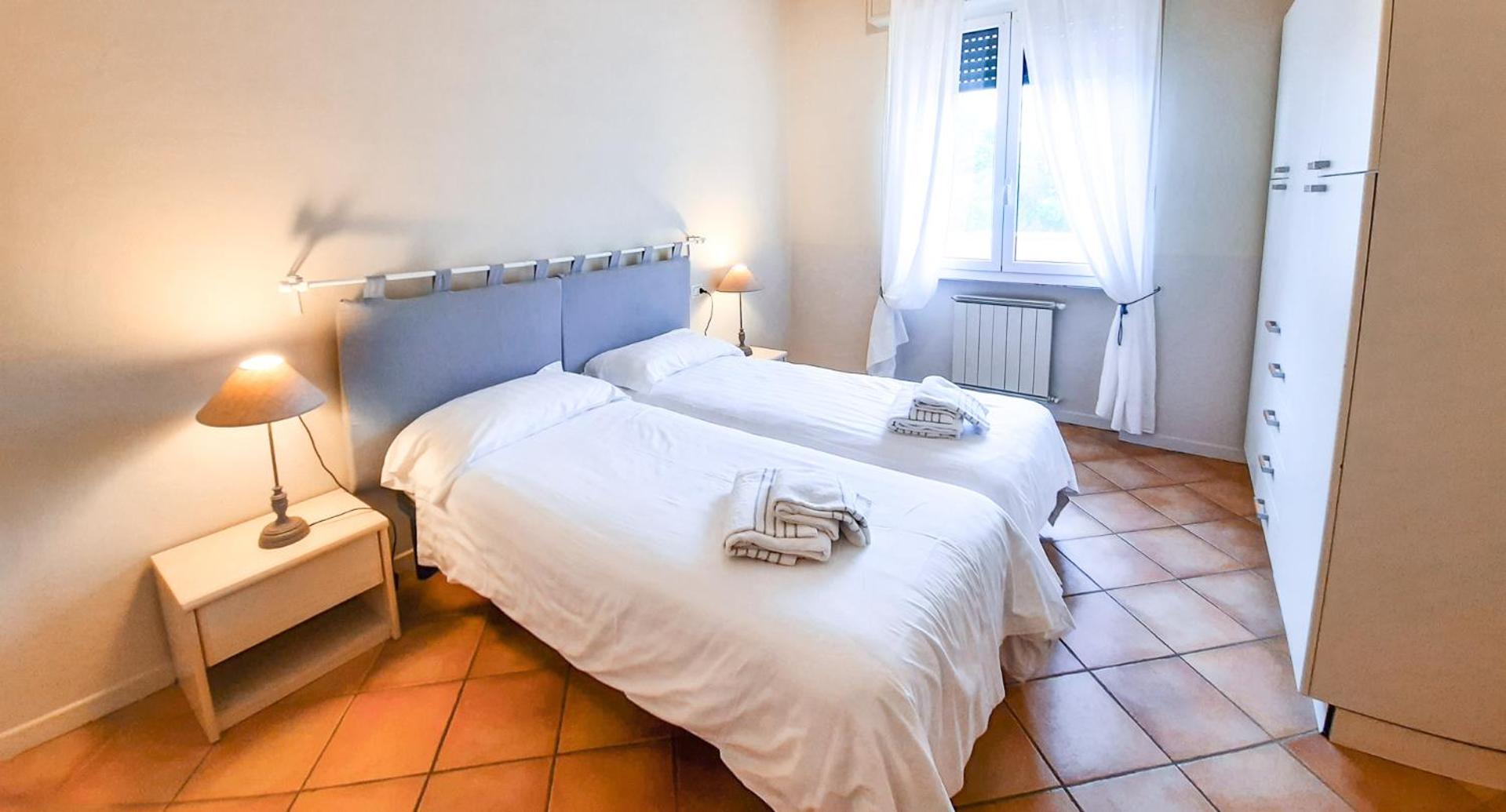 Three-Bedroom Deluxe Apartment with Balcony