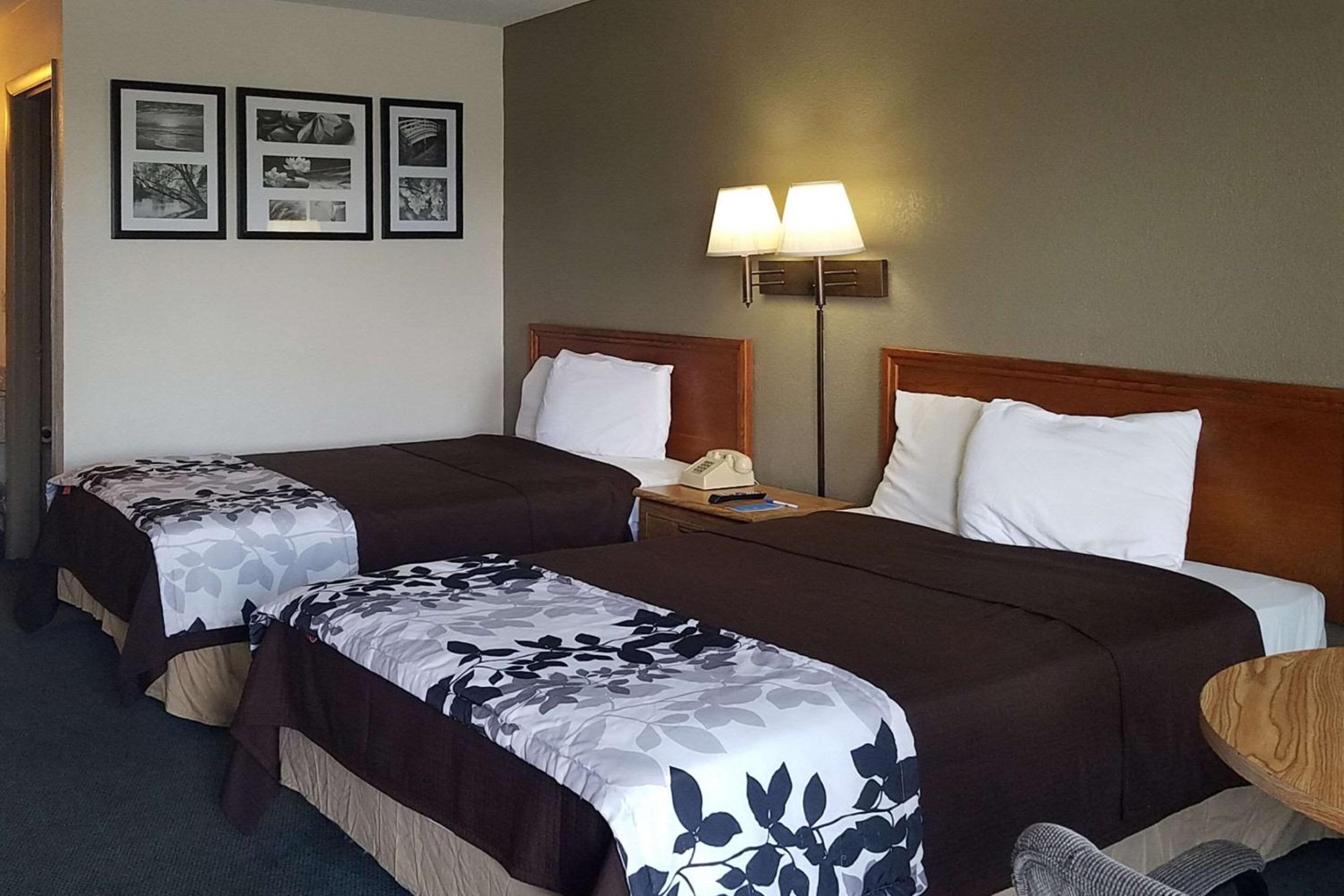 Double Room with Two Double Beds - Non-Smoking photo 1