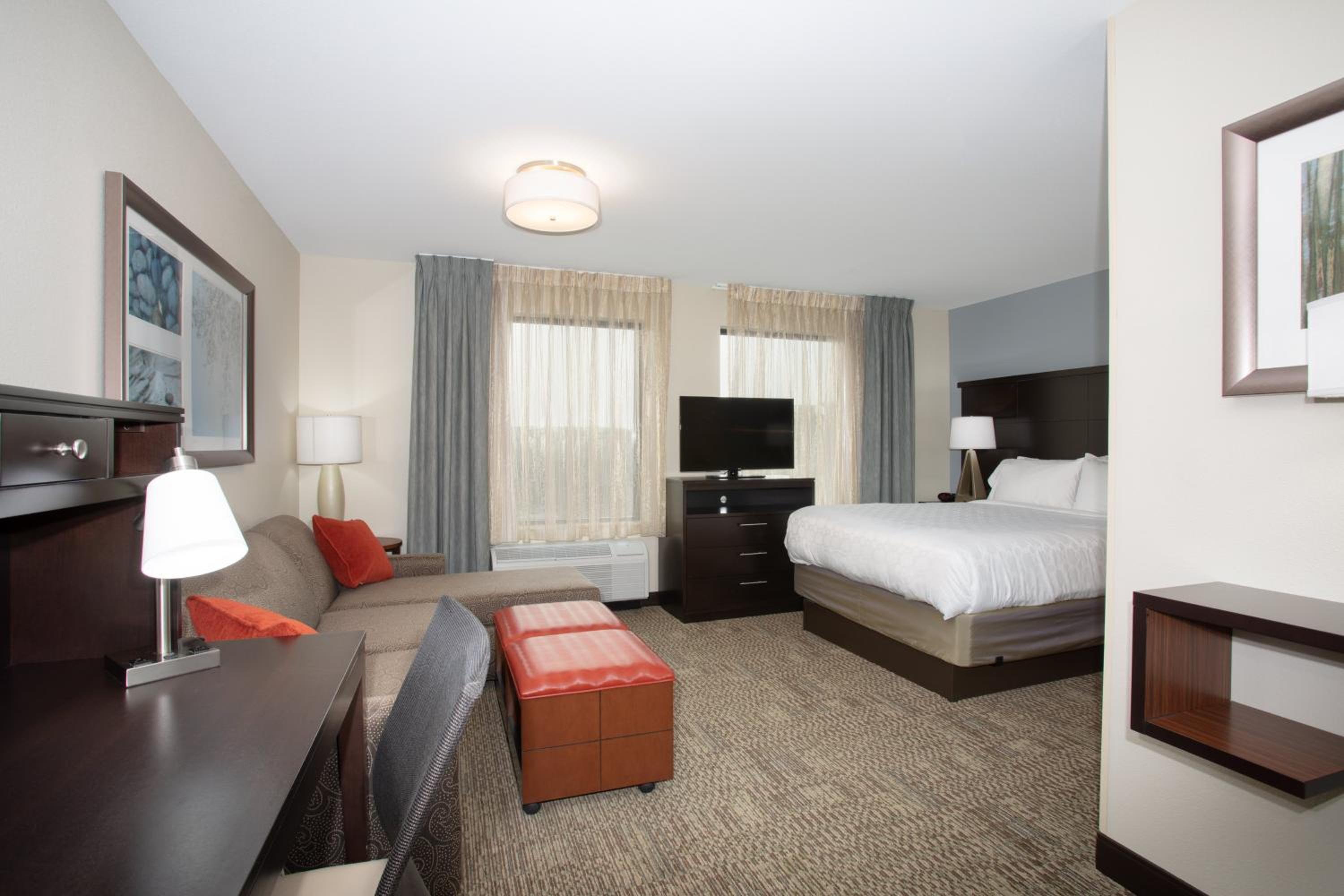 Two-Bedroom Suite with Mobility Accessible Tub photo 1
