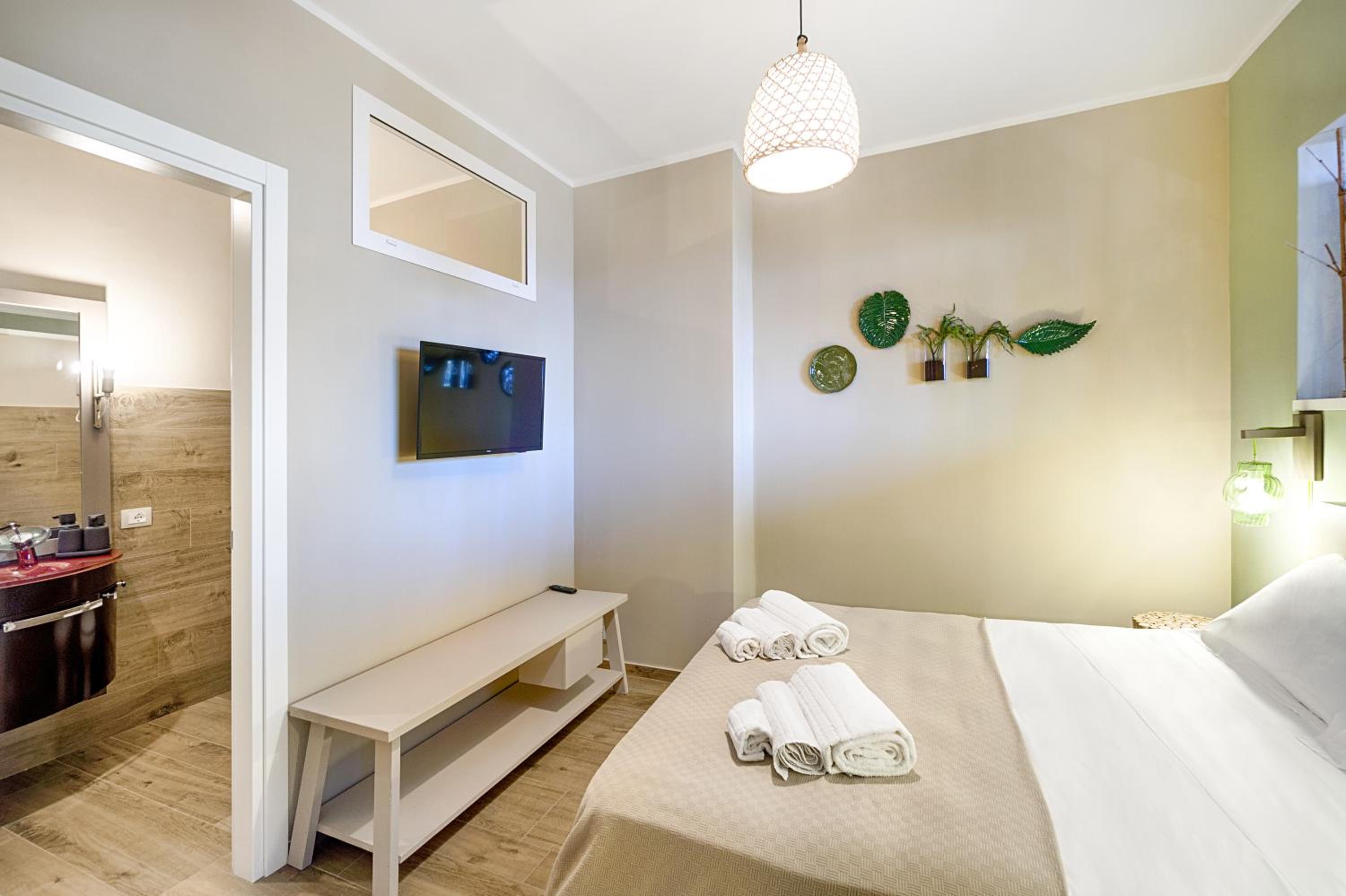 King Studio With Sofa Bed