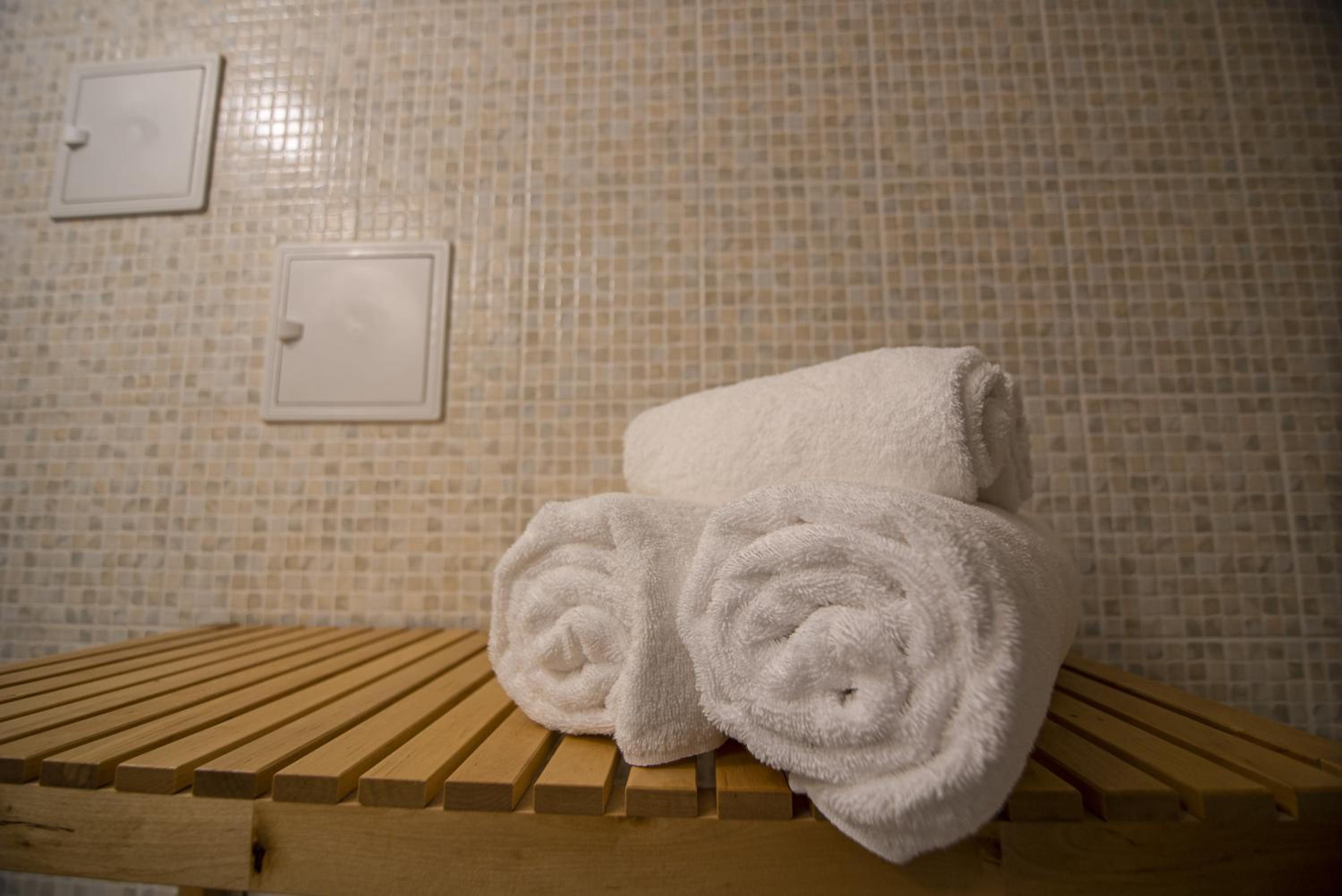 Double or Twin Room with Private Bathroom - Photo 17
