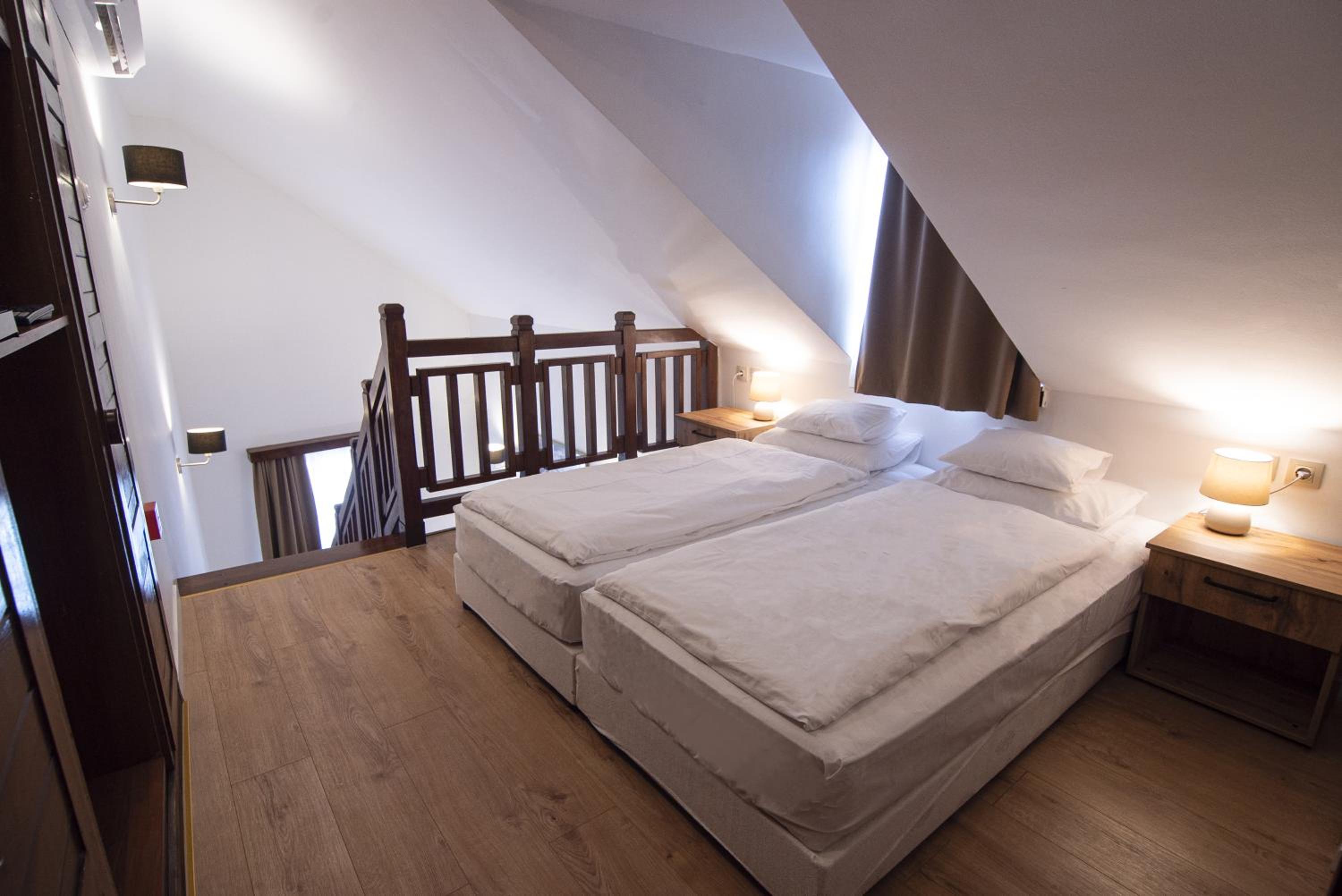Deluxe Room - Photo 1