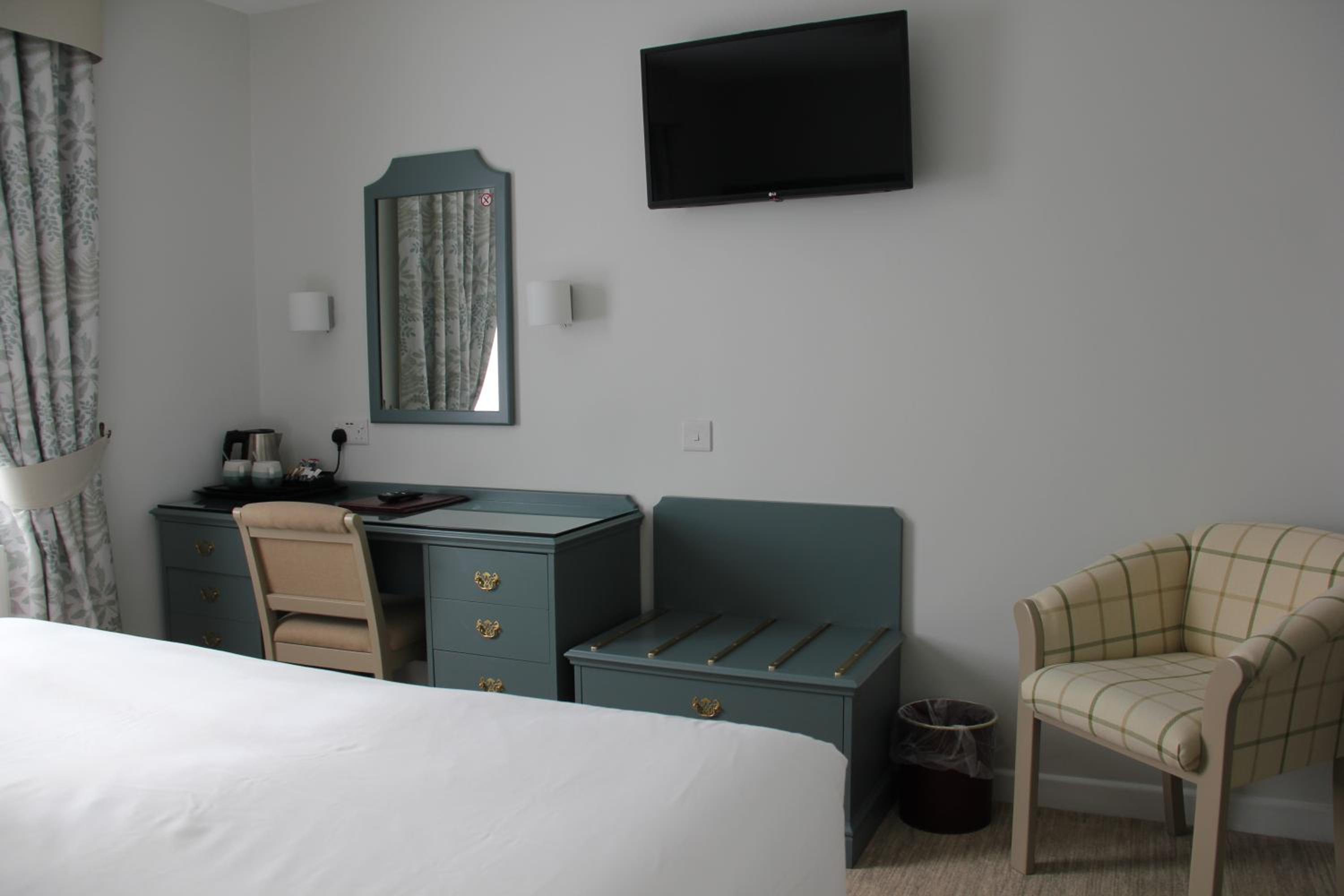 Deluxe Double Room - Photo 11