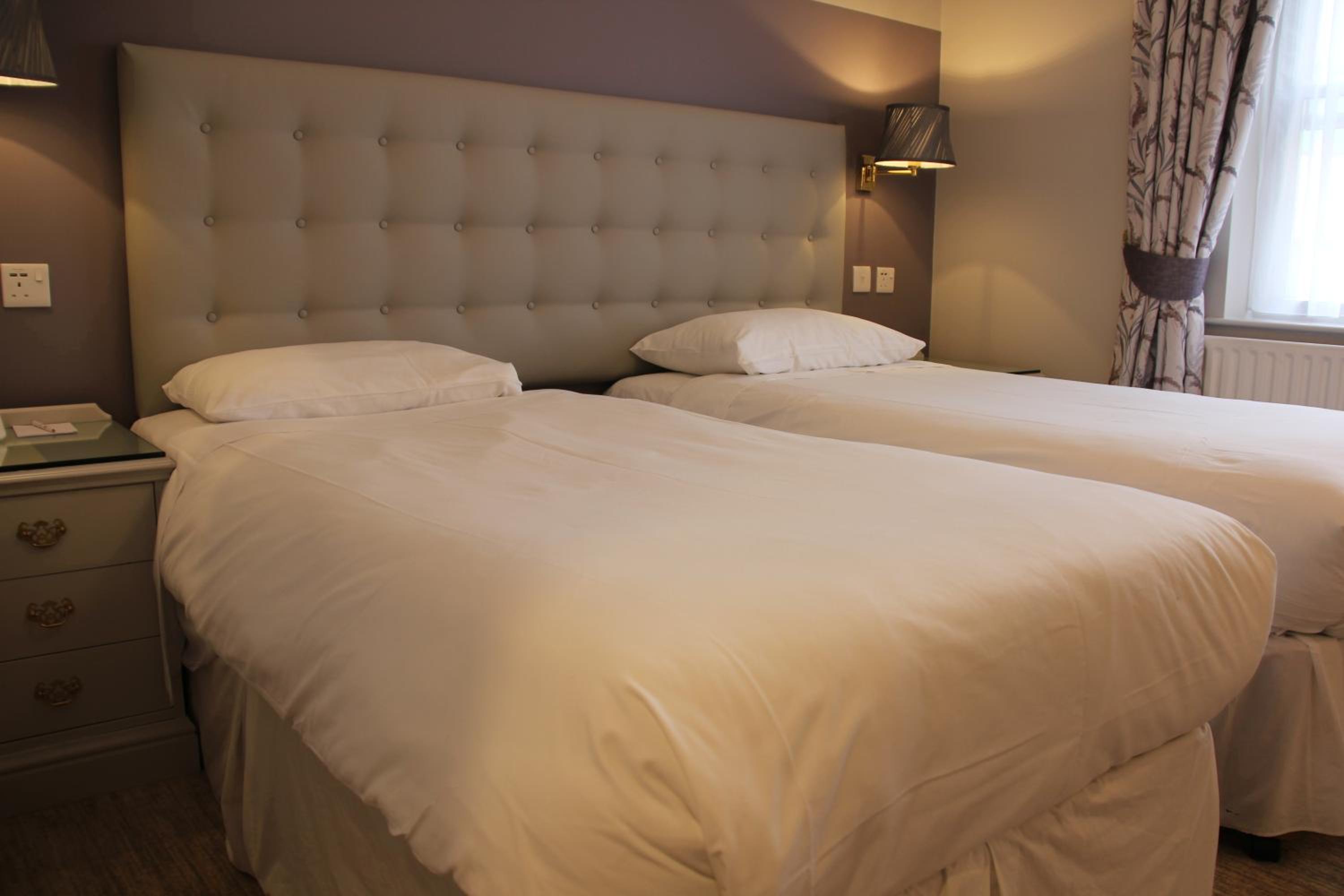 Deluxe Twin Room - Photo 2