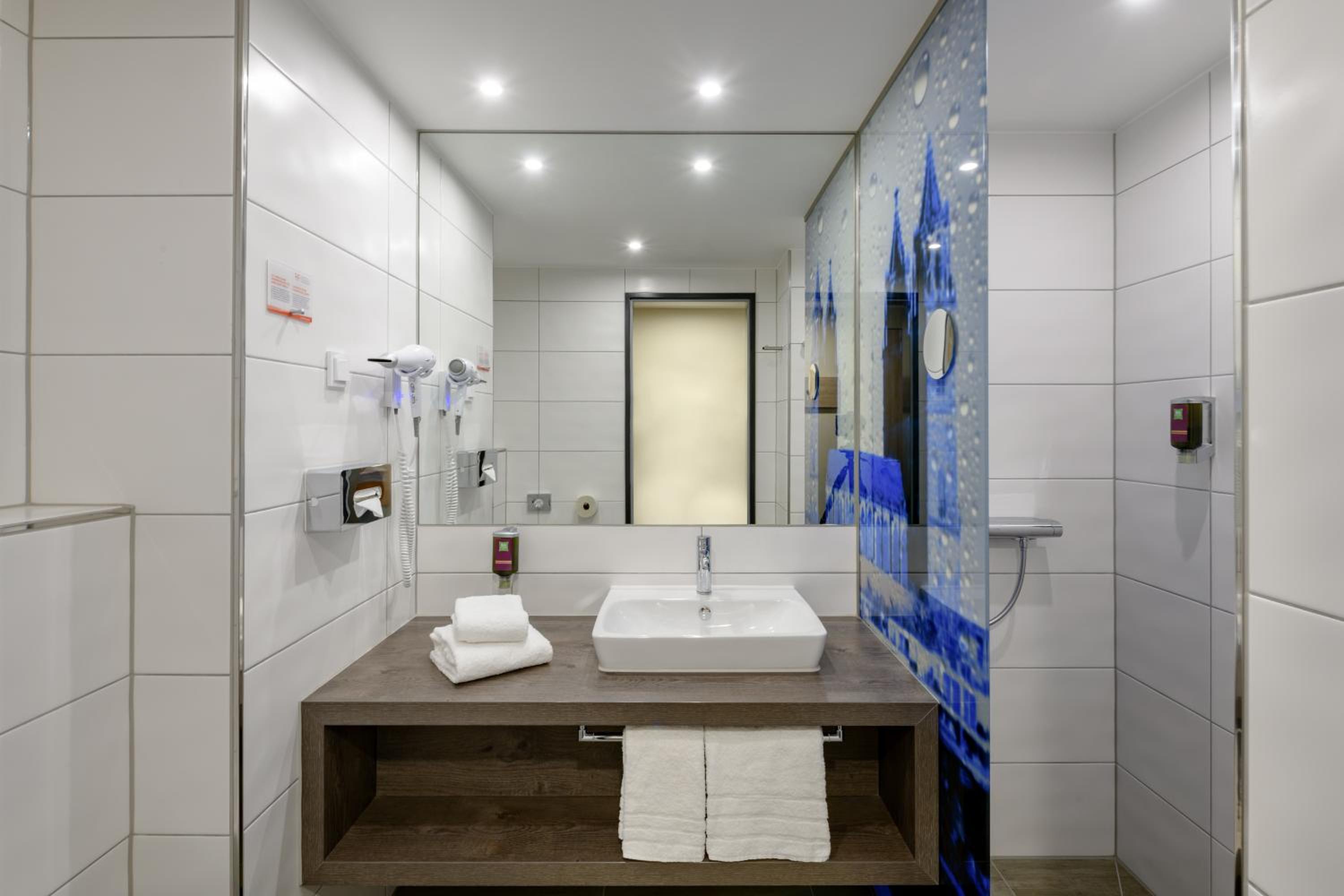 Comfort Twin Room - Photo 10