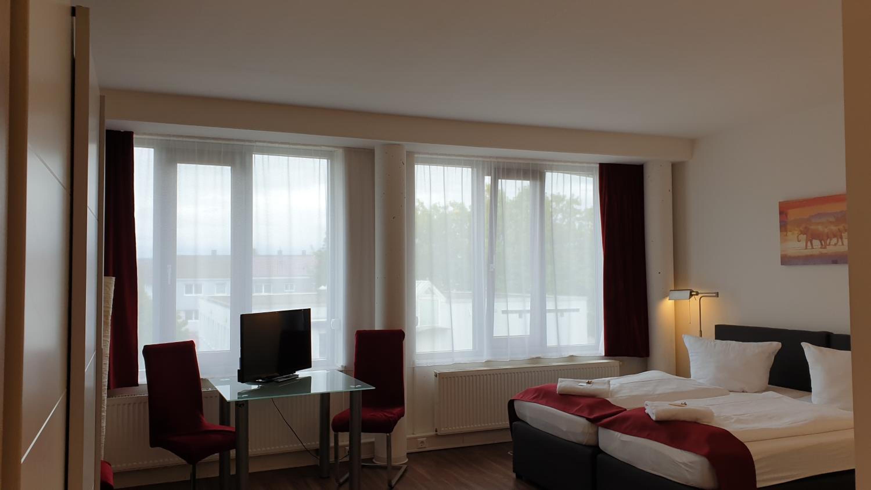 One-Bedroom Apartment photo 2