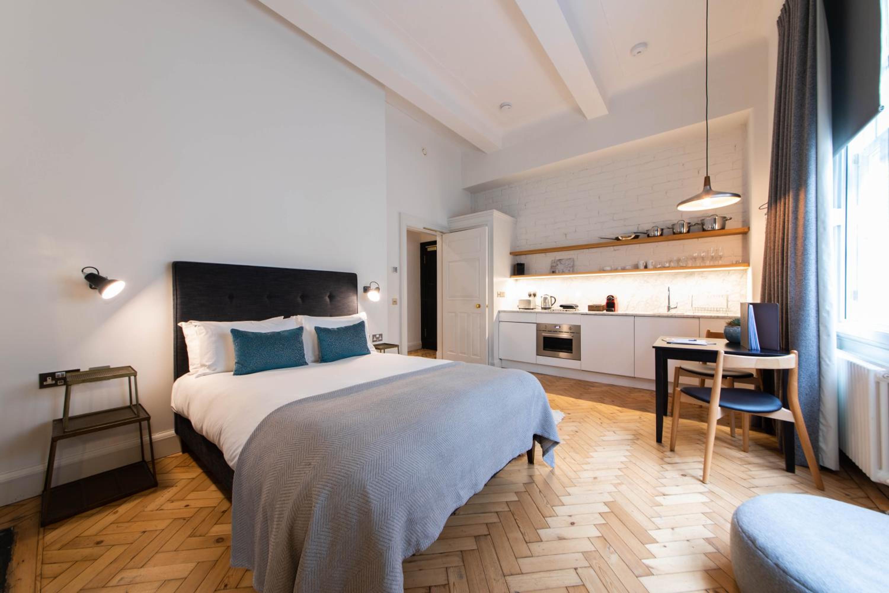 West Wing – studio apartment 17
