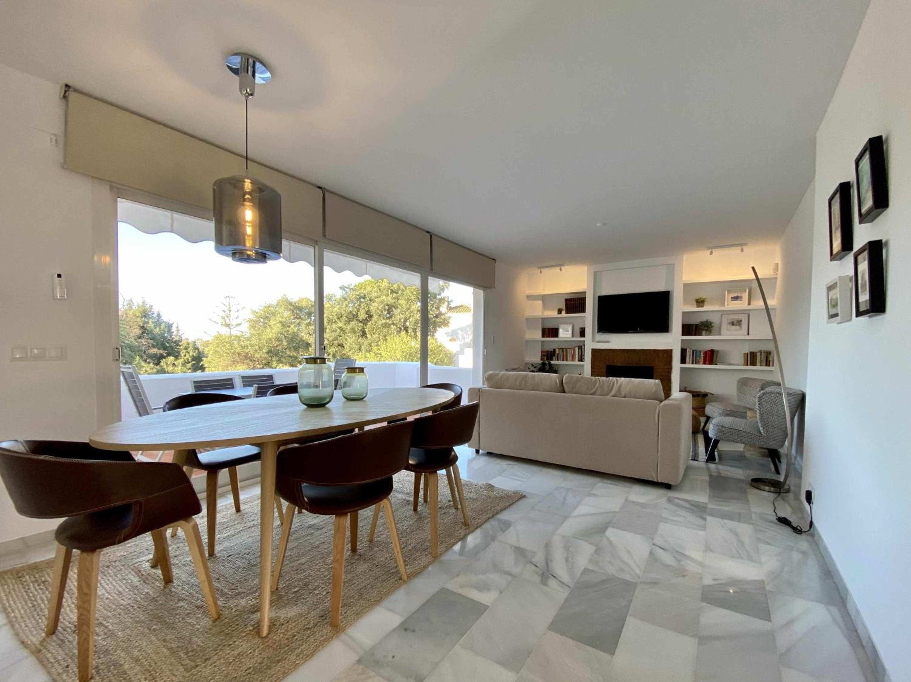 Apartamento con vista a la piscina