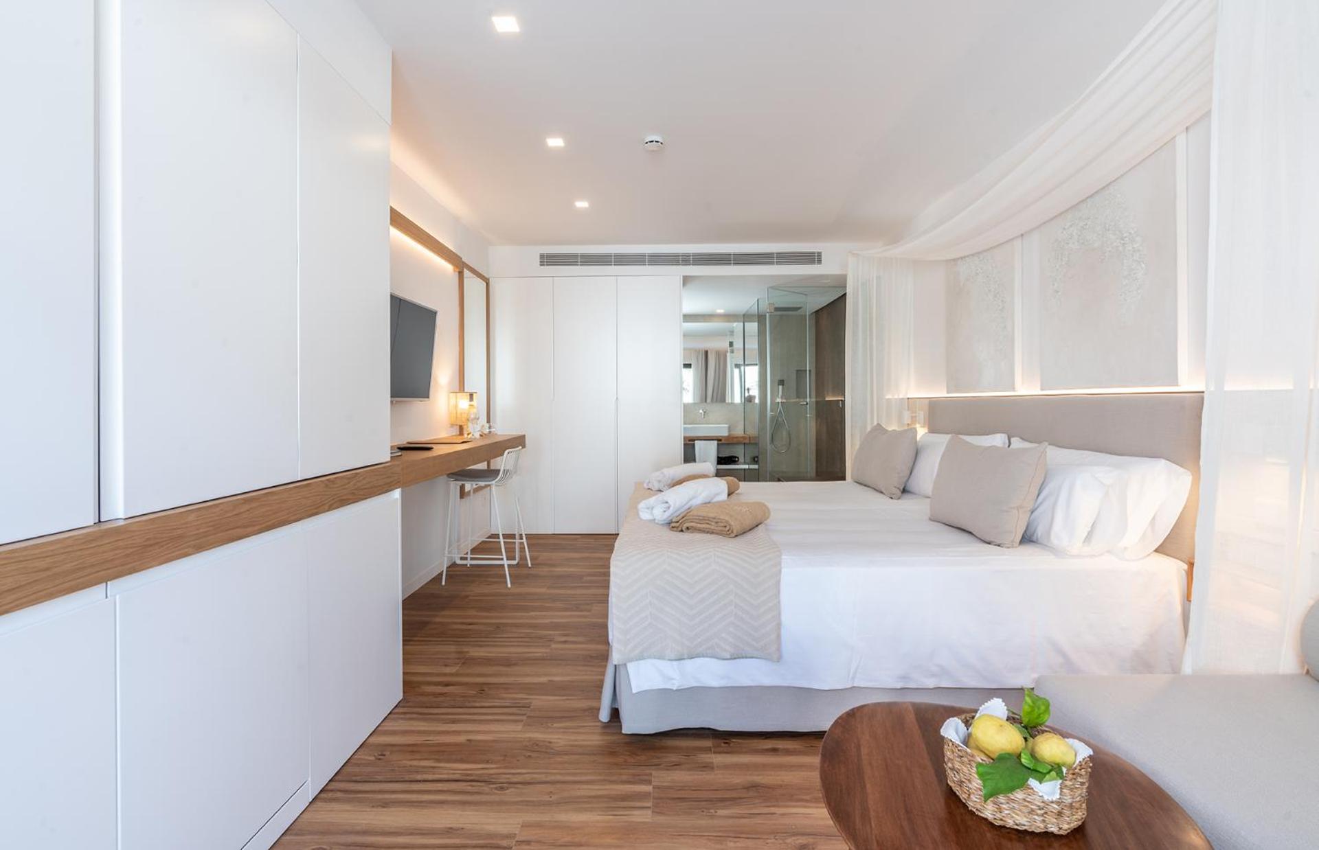 Junior Suite with Terrace - Photo 4