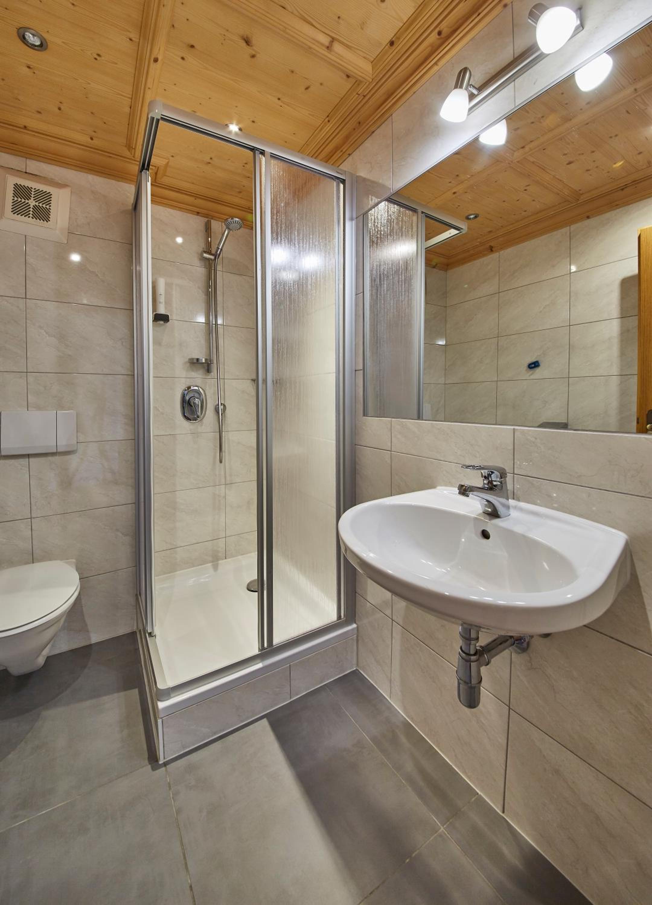Superior Two-Bedroom Apartment (2-6 adults) photo 3