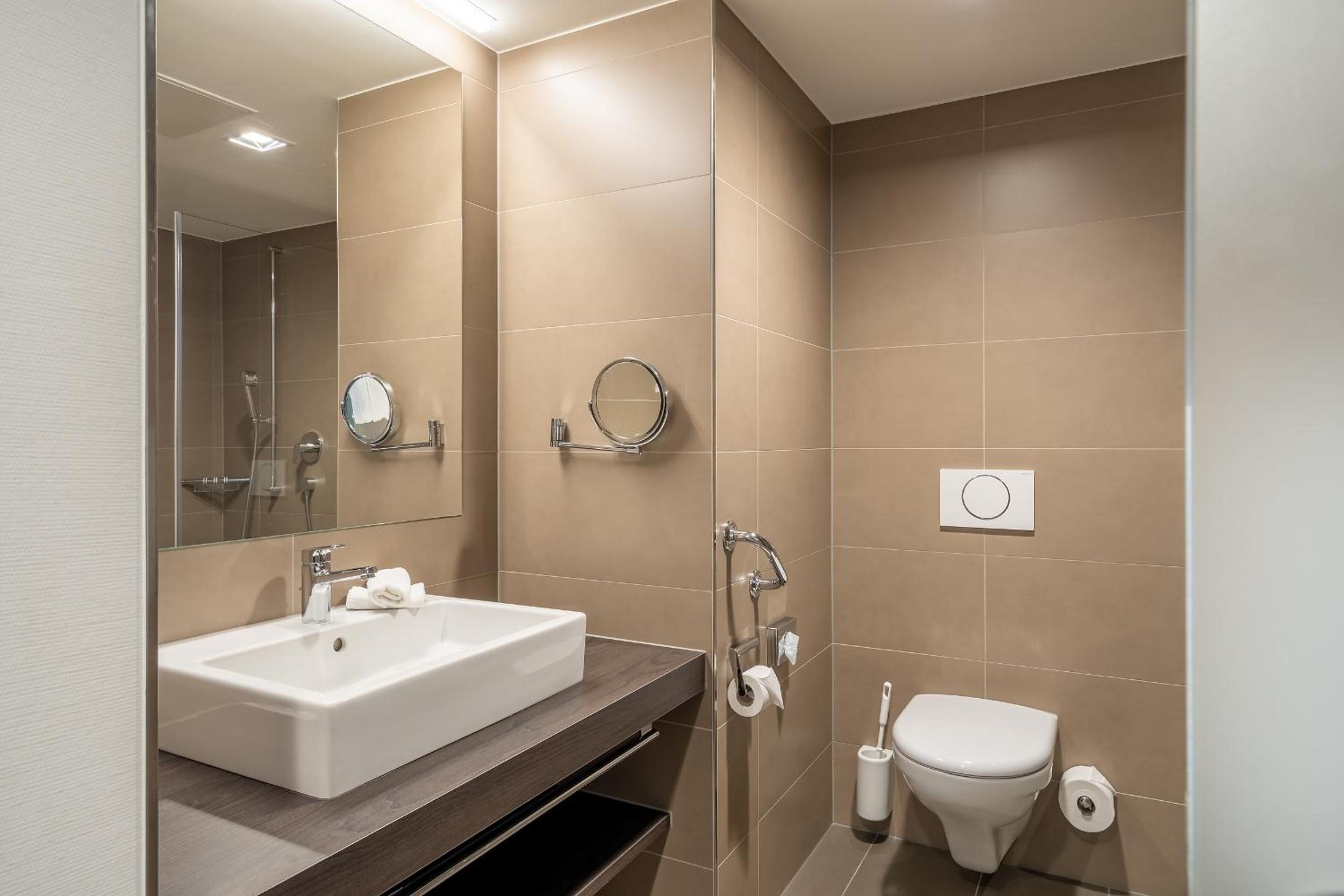 Premium Double Room with Balcony photo 2