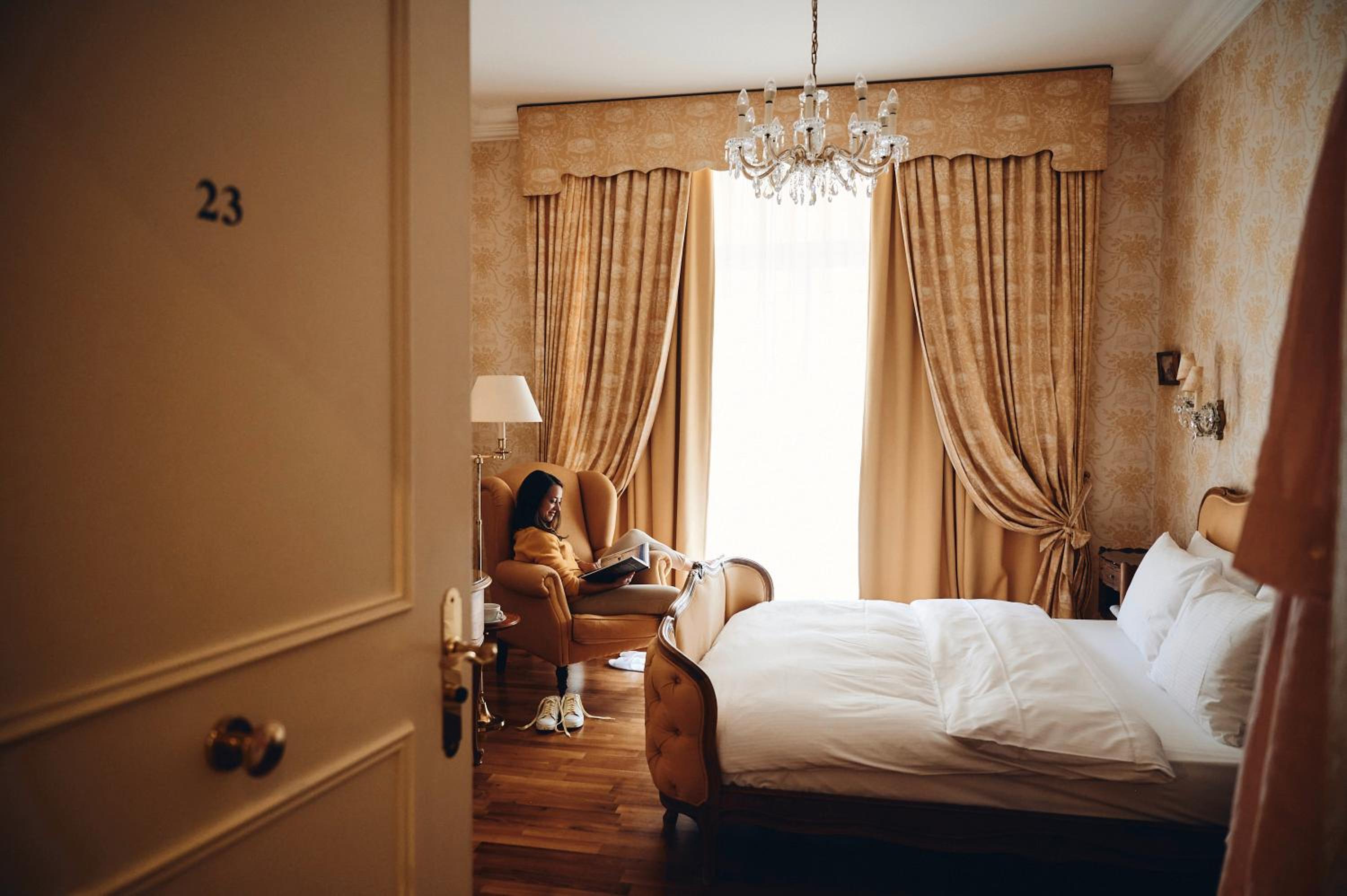 Double Room with Queen Size Bed - Photo 4