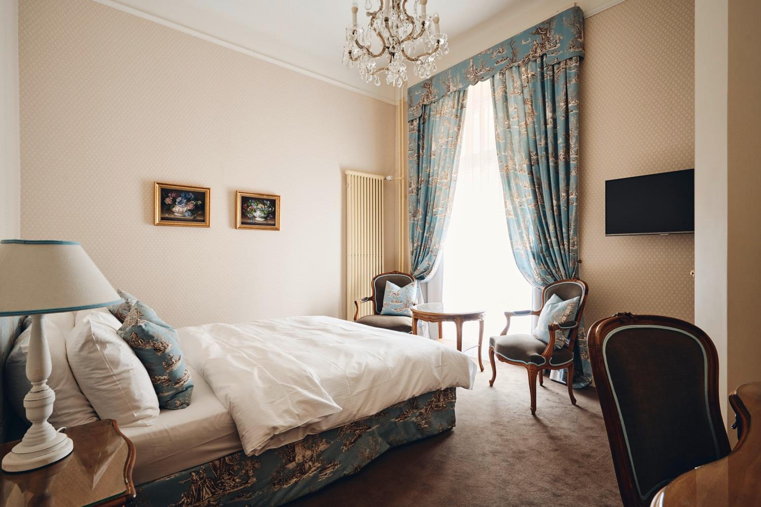 Double Room with Queen Size Bed - Photo 3
