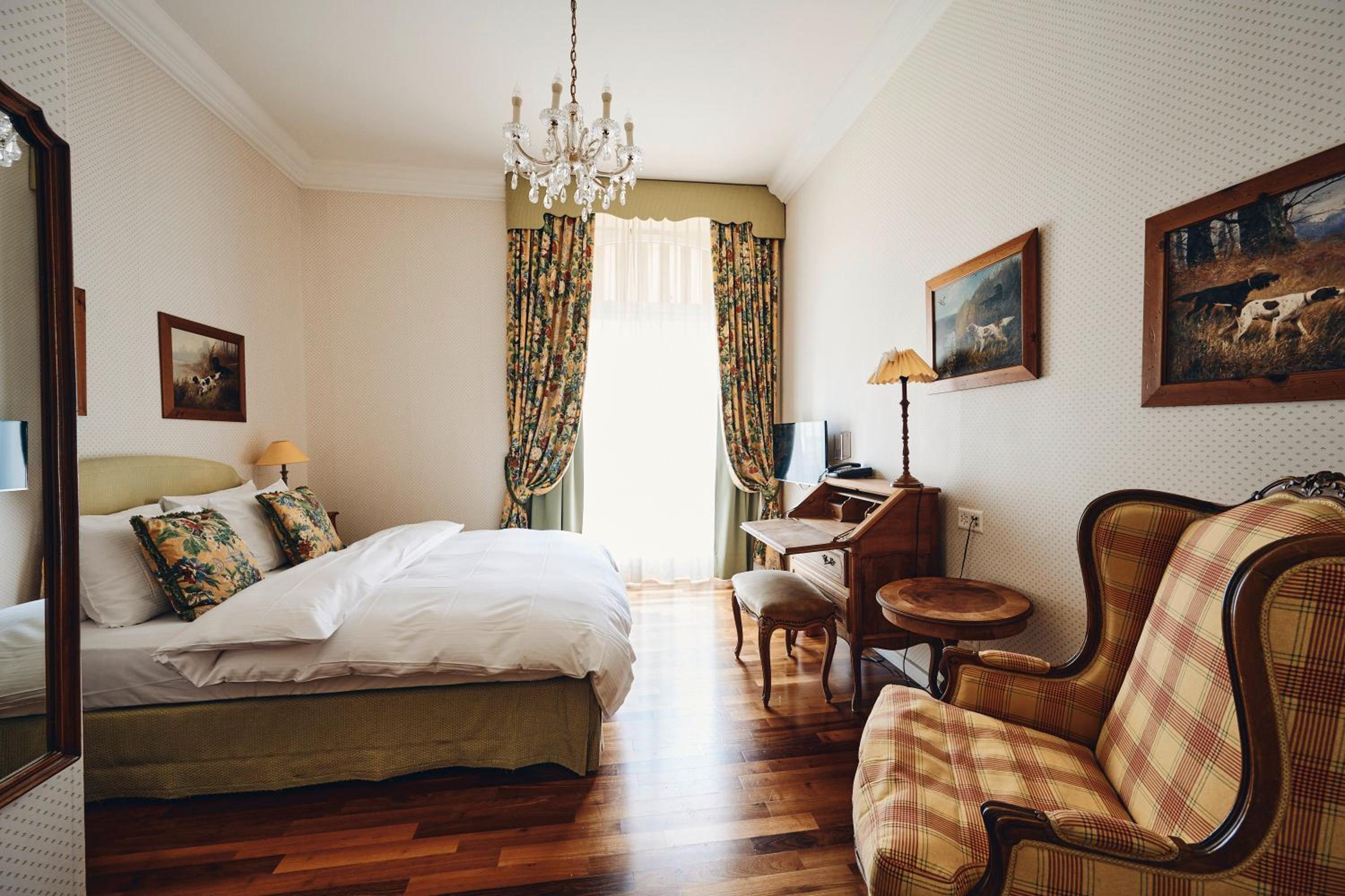 Double Room with Queen Size Bed - Photo 5
