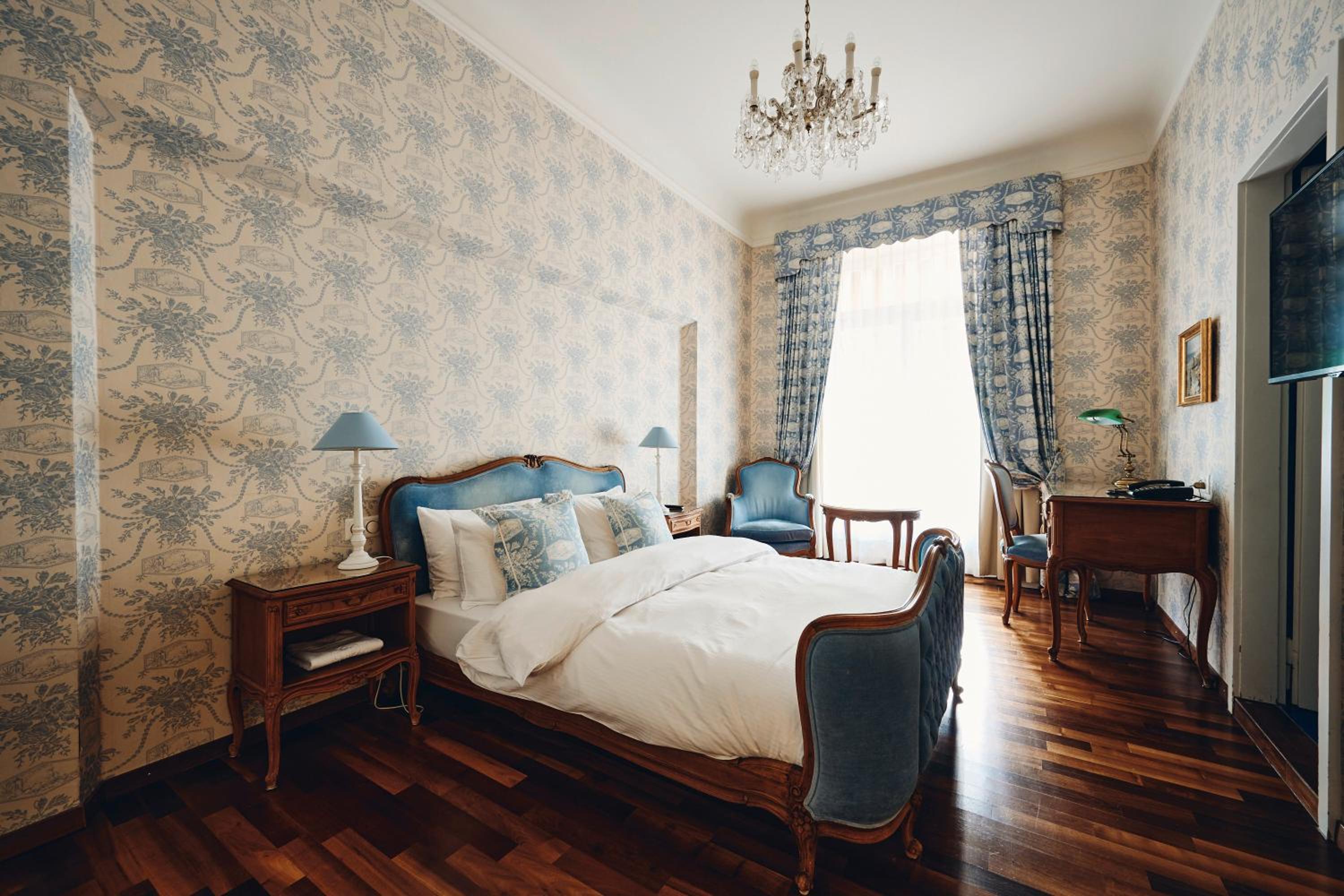 Double Room with Queen Size Bed - Photo 6